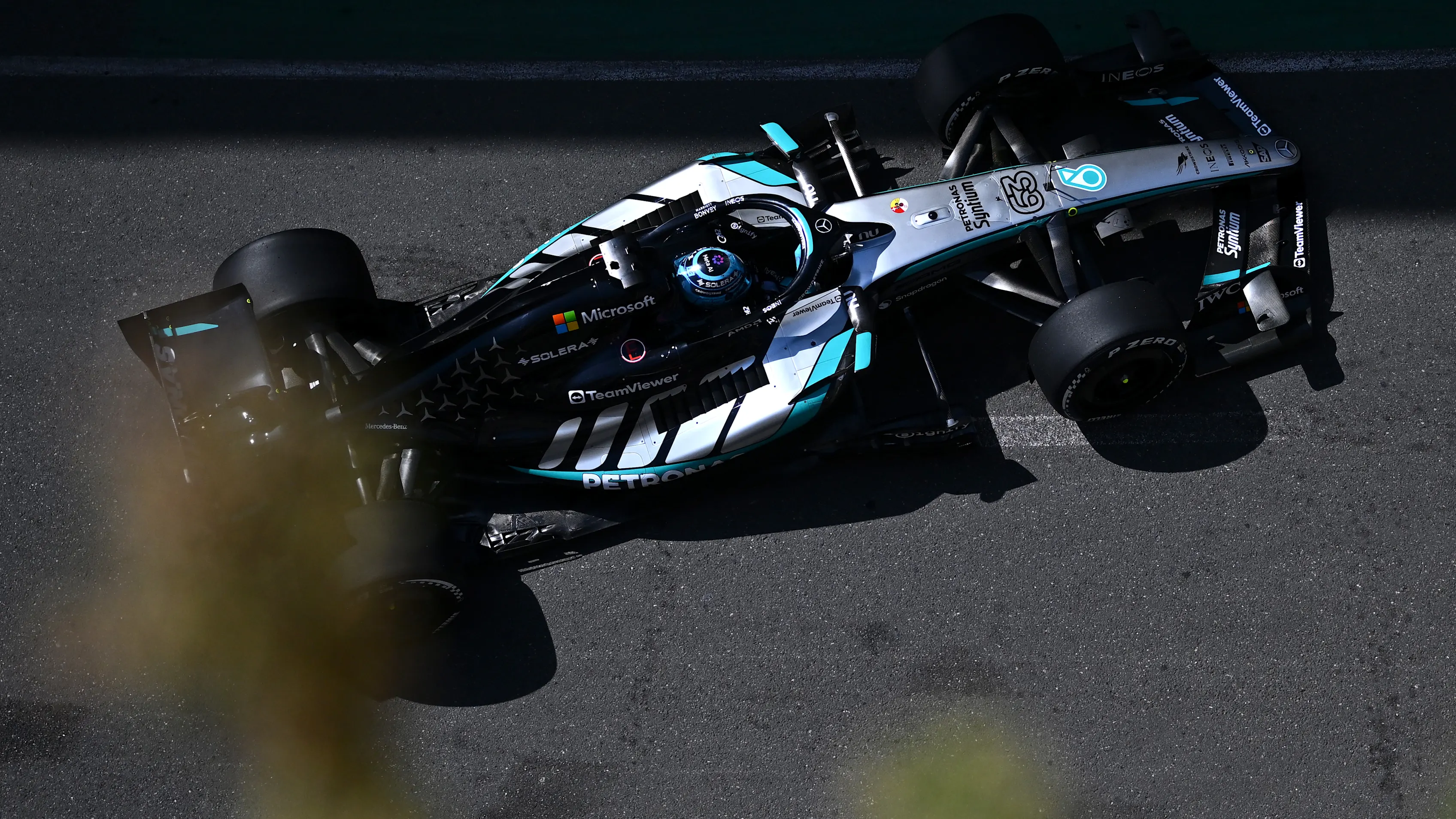 BAKU, AZERBAIJAN - SEPTEMBER 24: George Russell of Great Britain driving the (63) Mercedes AMG