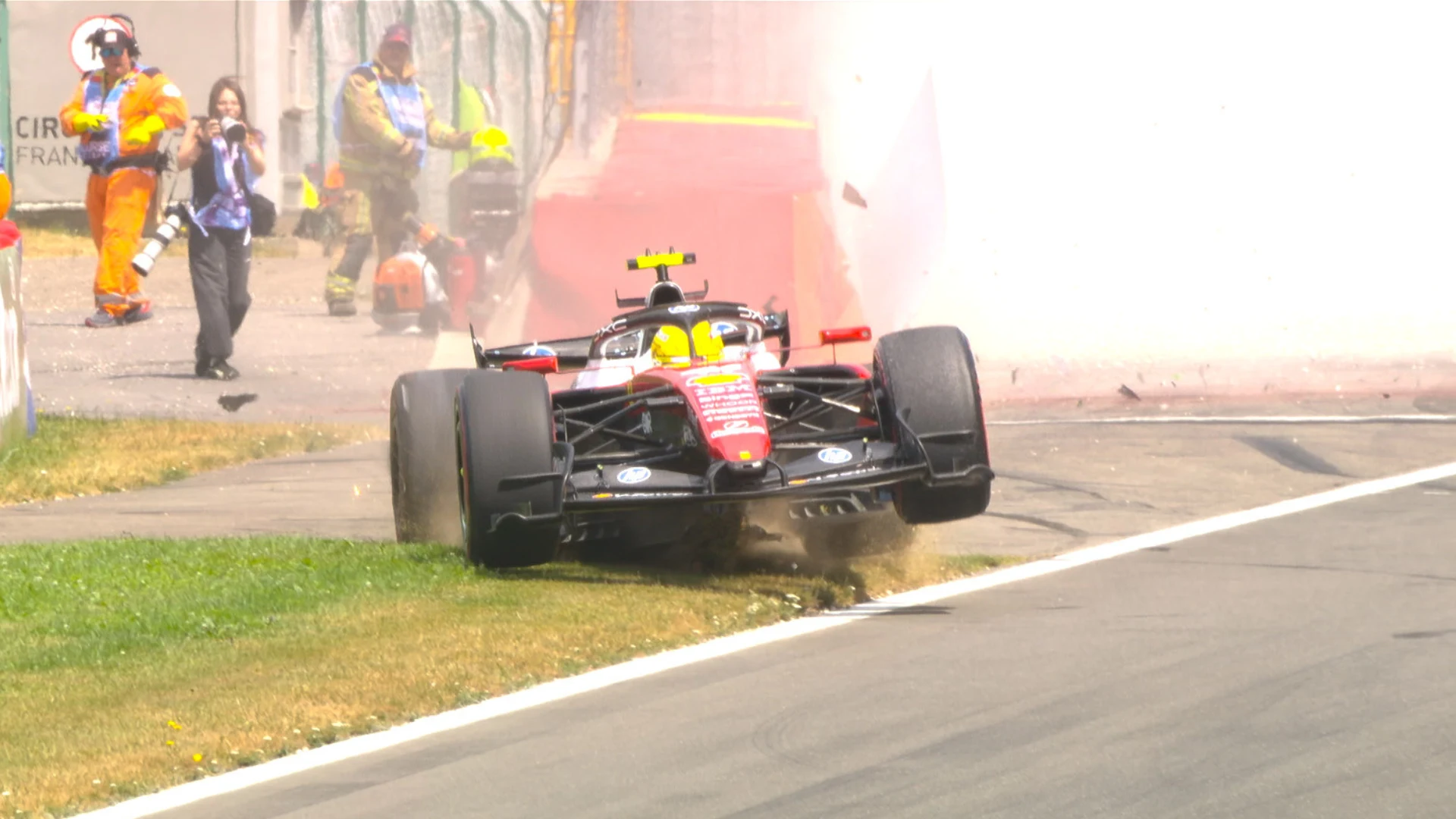 BEL%20HAM%20CRASH.png