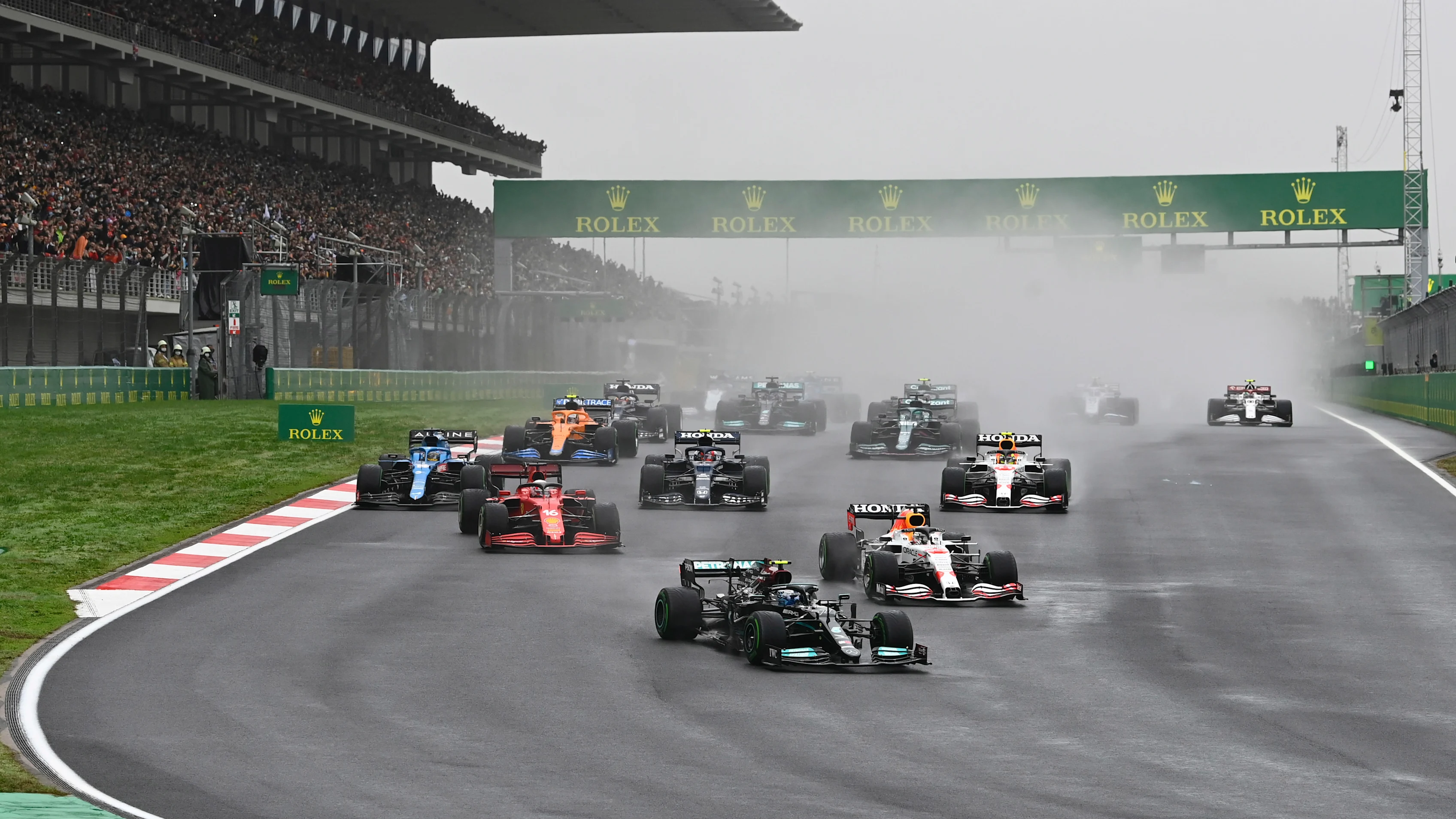 ISTANBUL PARK, TURKEY - OCTOBER 10: Valtteri Bottas, Mercedes W12, leads Max Verstappen, Red Bull