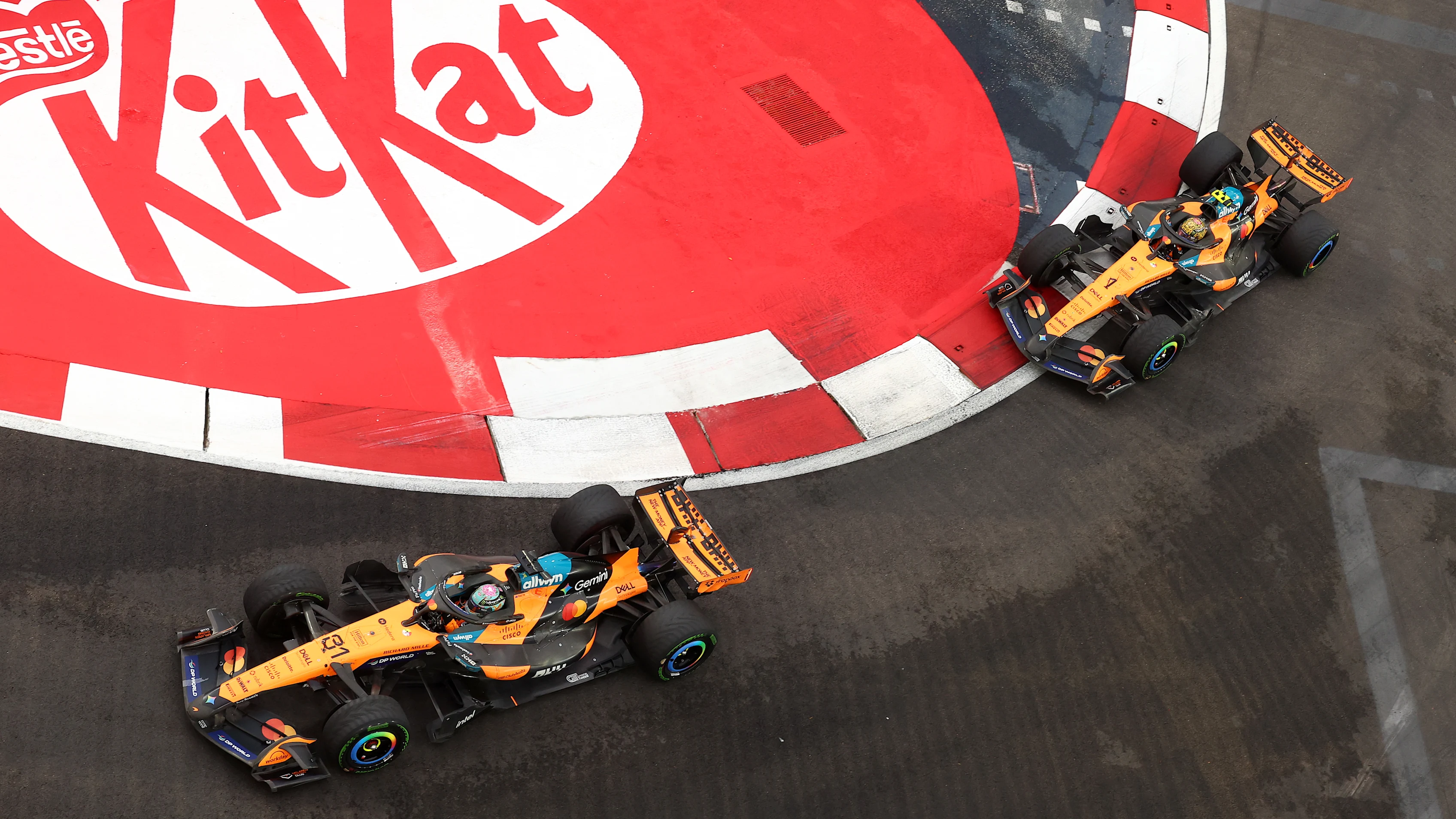 SINGAPORE, SINGAPORE - OCTOBER 10: Oscar Piastri of Australia driving the (81) McLaren MCL40