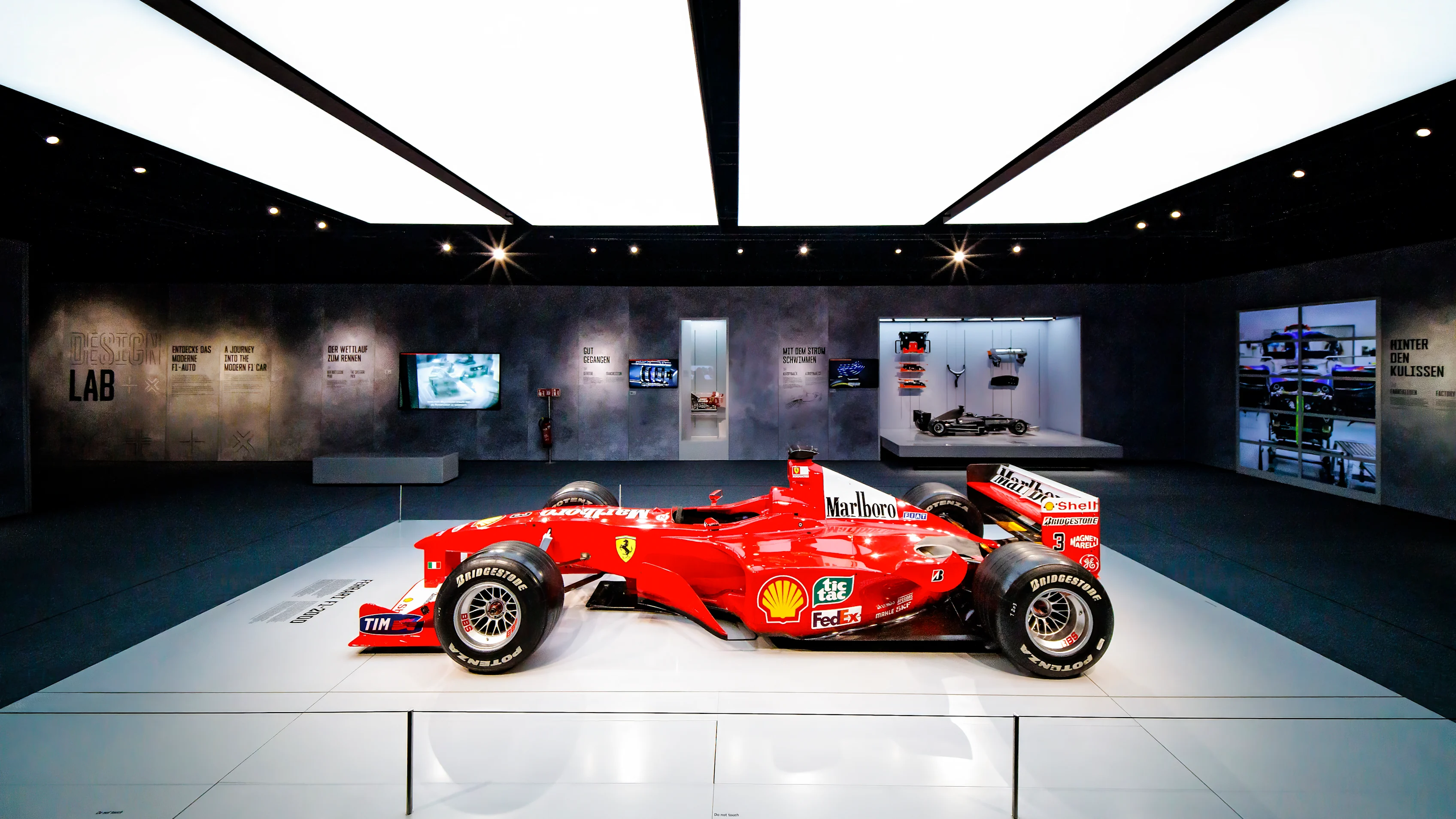 INTERNATIONAL GEFEIERTE FORMULA 1®-AUSSTELLUNG
IM OBEX / OBERHAUSEN ERÖFFNET

SIEBEN LEGENDÄRE