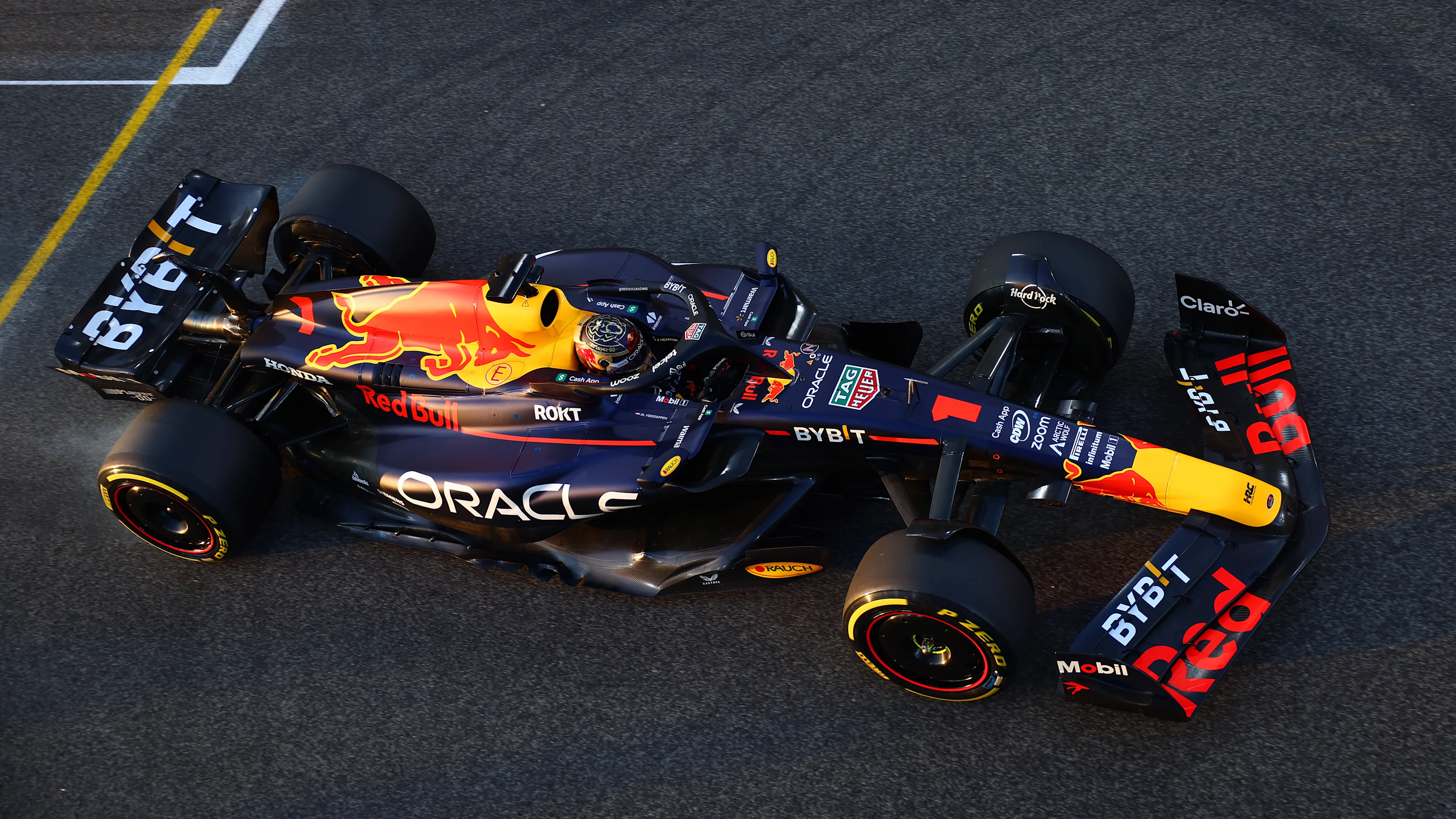 ABU DHABI, UNITED ARAB EMIRATES - NOVEMBER 26: Max Verstappen of the Netherlands driving the (1)
