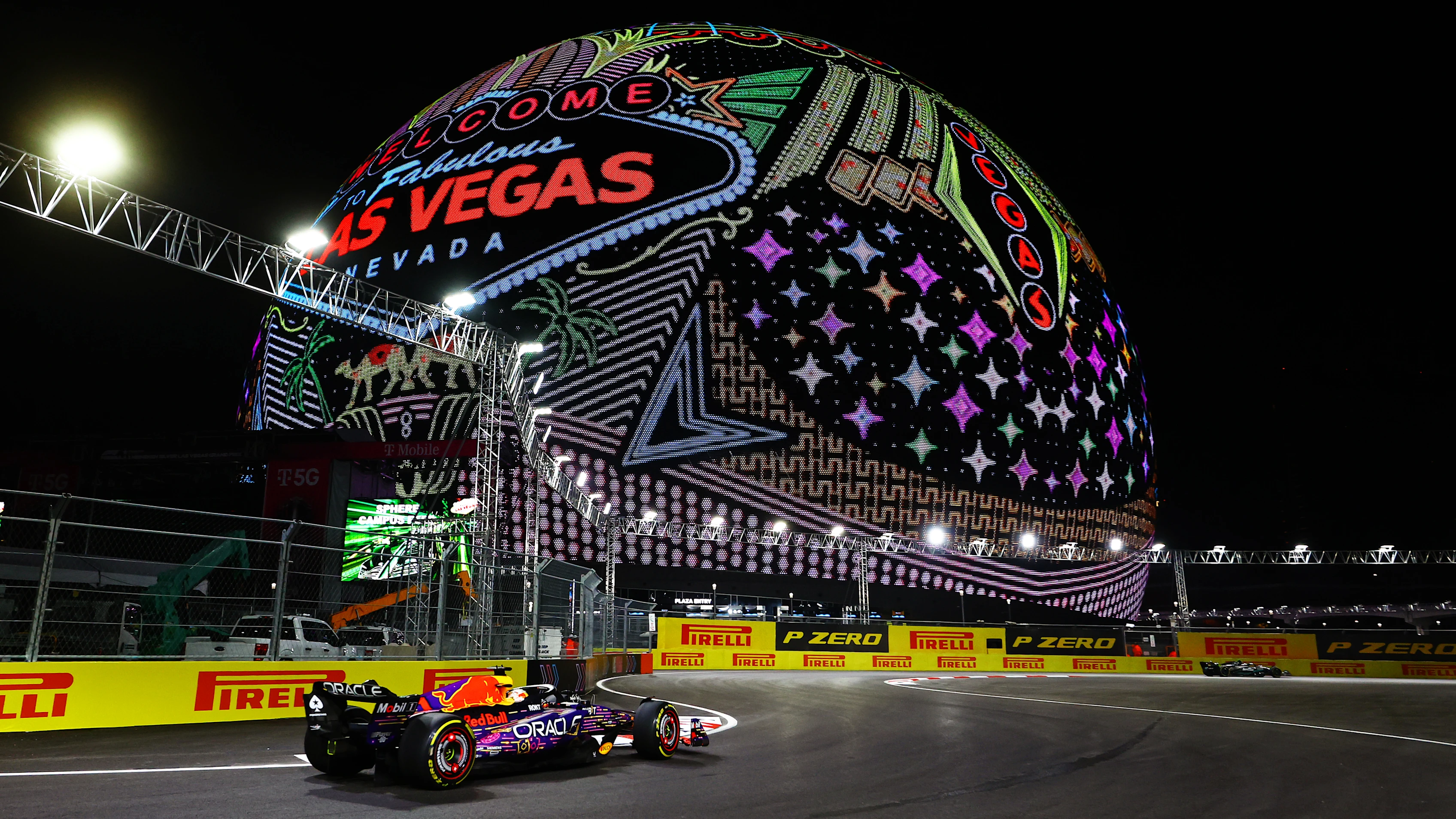 LAS VEGAS, NEVADA - NOVEMBER 17: Max Verstappen of the Netherlands driving the (1) Oracle Red Bull