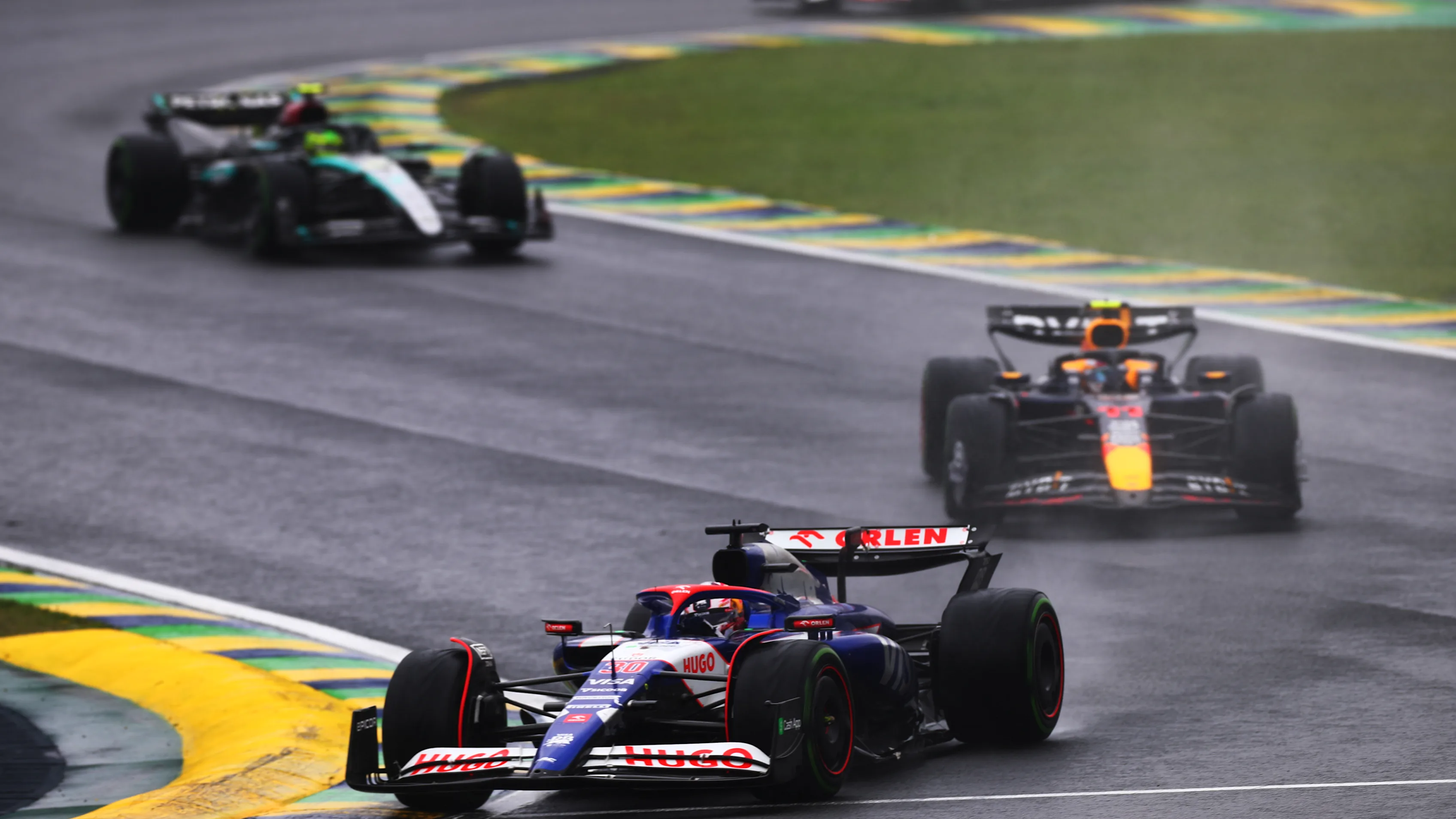 SAO PAULO, BRAZIL - NOVEMBER 03: Liam Lawson of New Zealand driving the (30) Visa Cash App RB VCARB