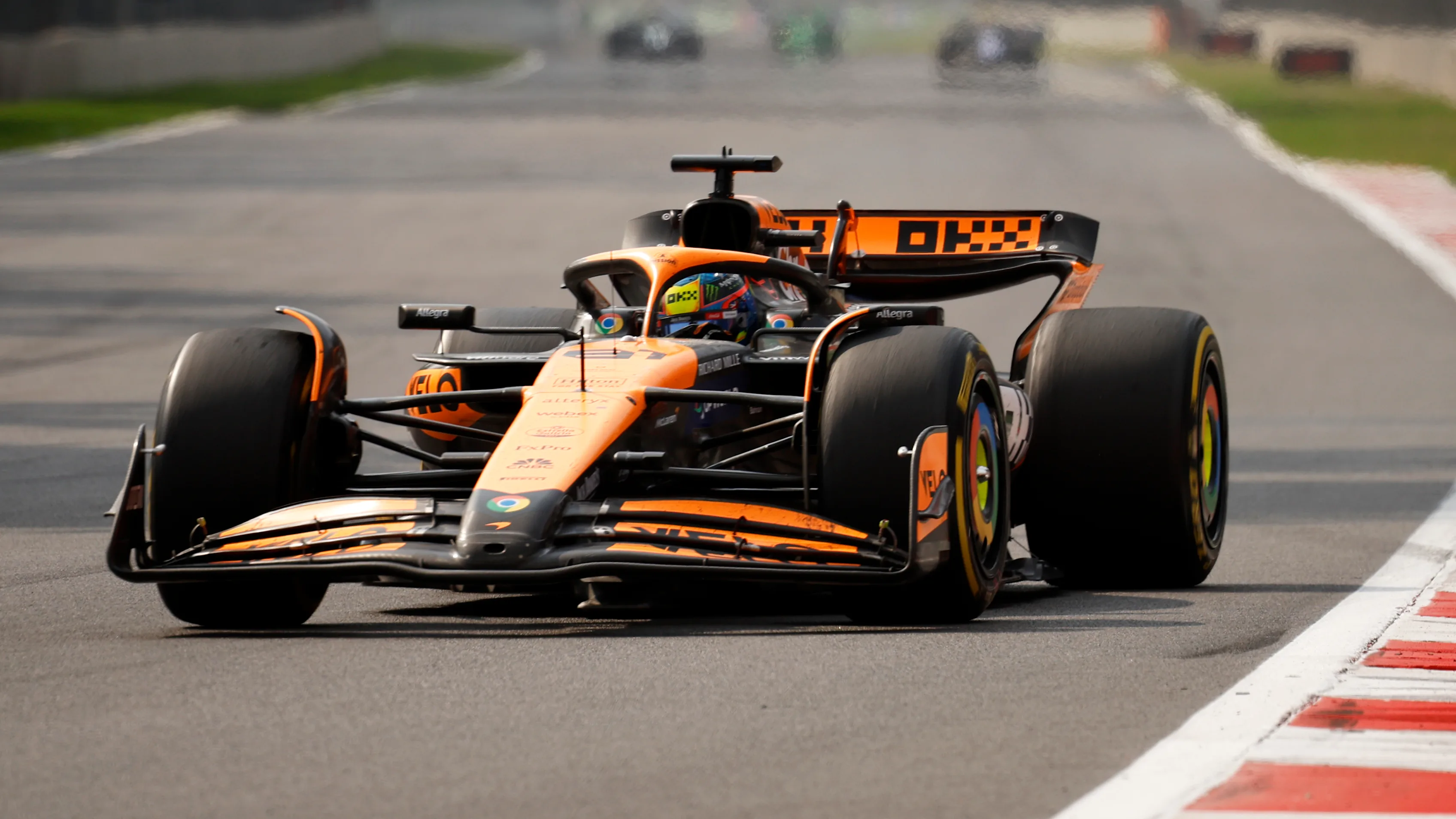 MEXICO CITY, MEXICO - OCTOBER 27: Oscar Piastri of Australia driving the (81) McLaren MCL38