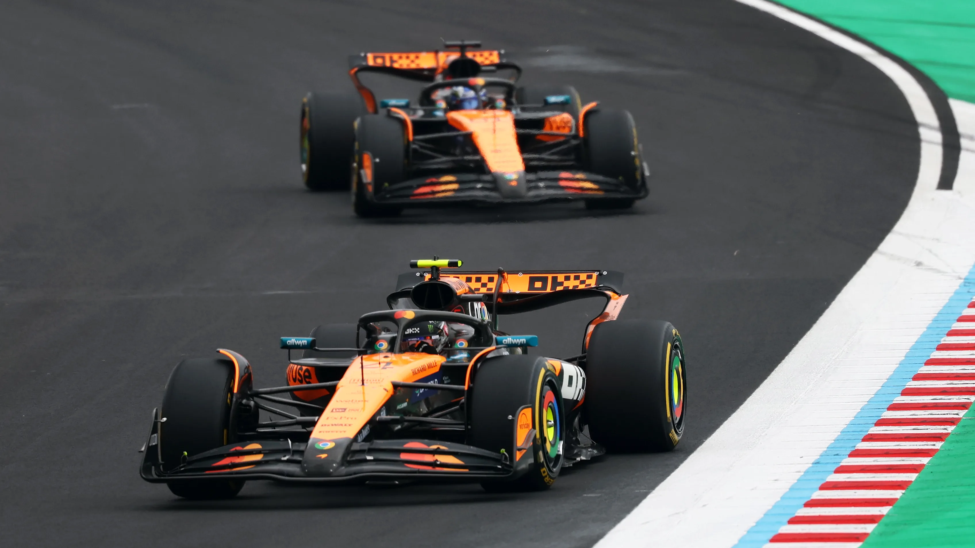 SUZUKA, JAPAN - APRIL 06: Lando Norris of Great Britain driving the (4) McLaren MCL39 Mercedes