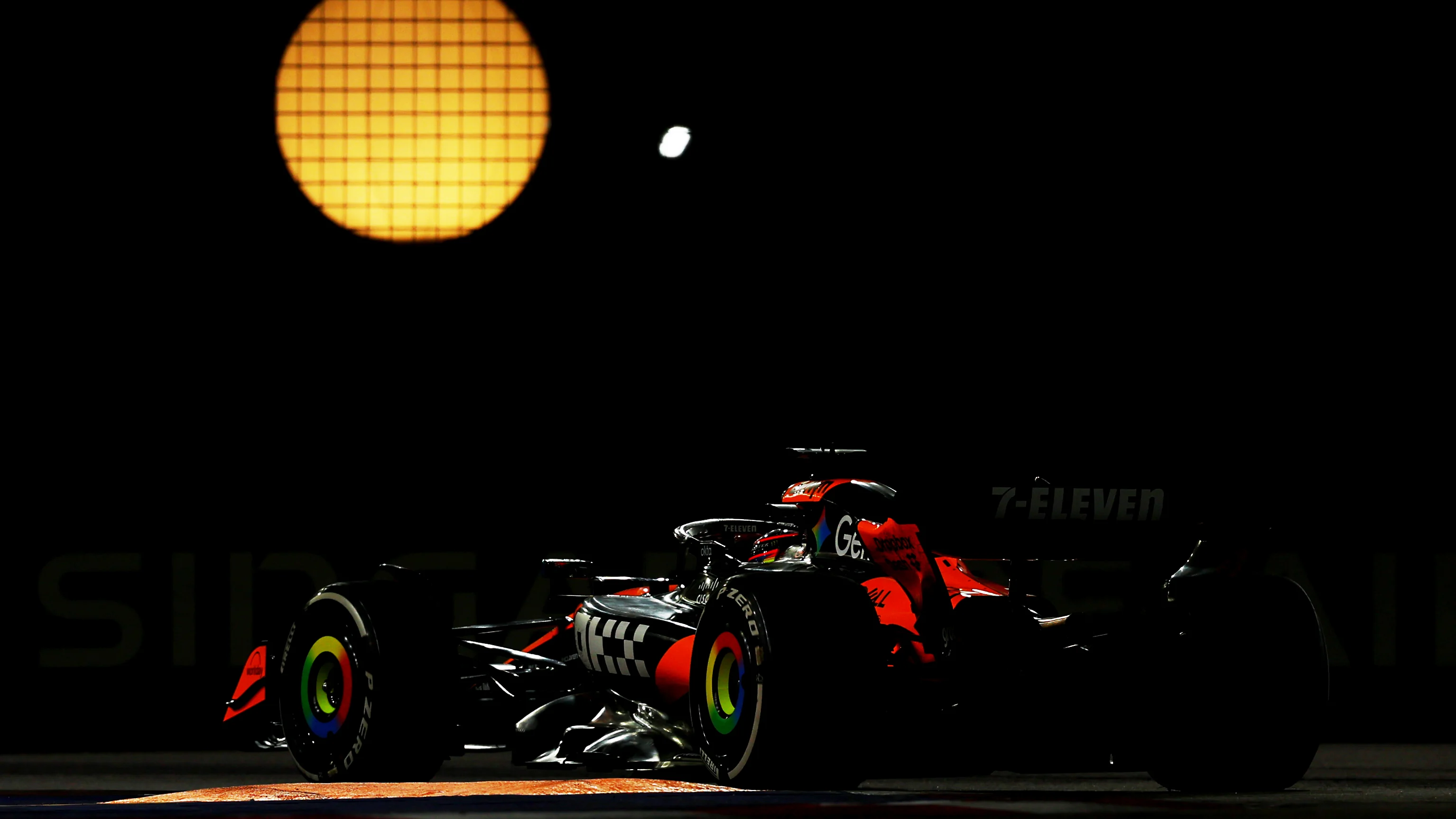 SINGAPORE, SINGAPORE - OCTOBER 05: Oscar Piastri of Australia driving the (81) McLaren MCL39