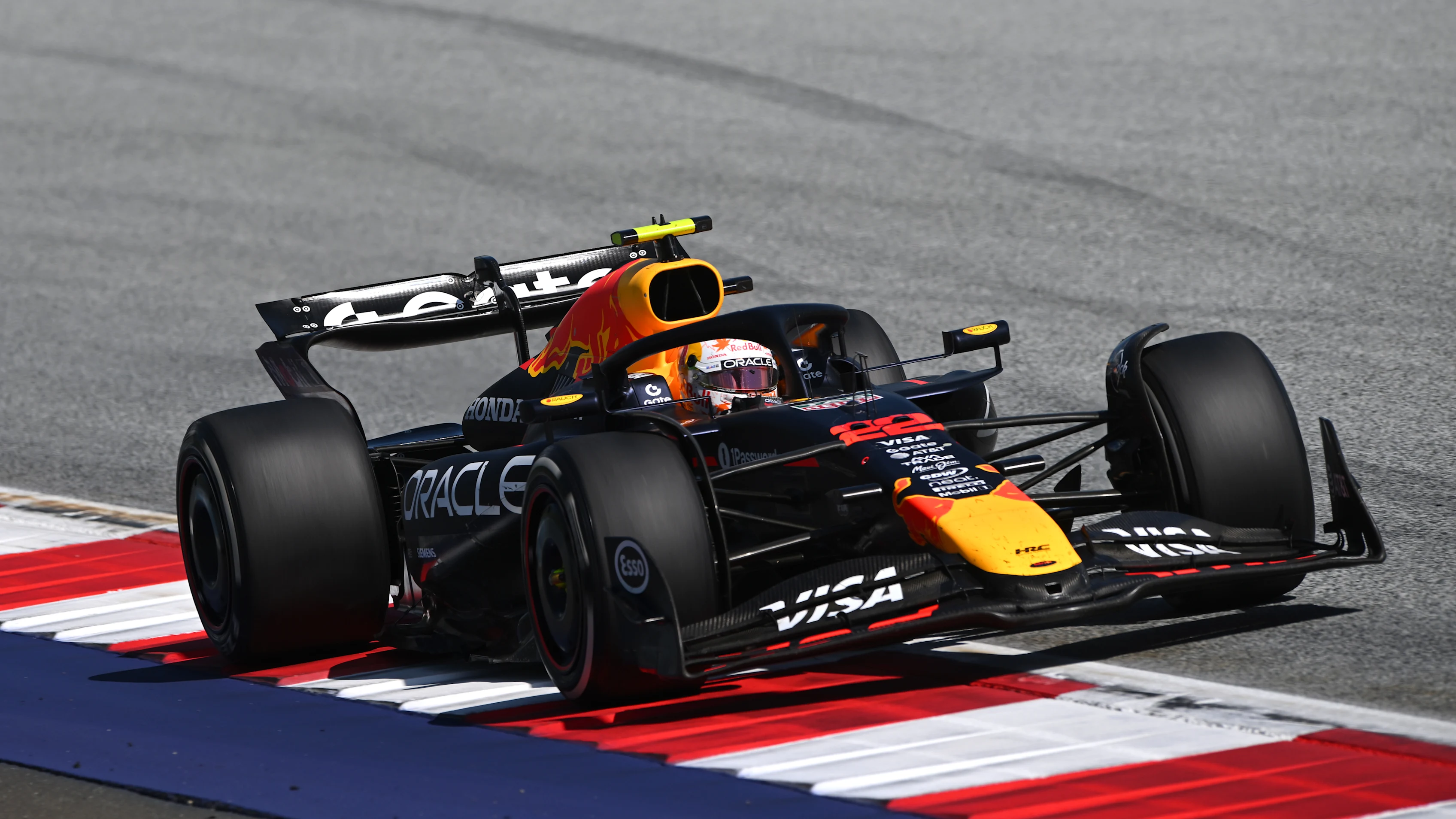 SPIELBERG, AUSTRIA - JUNE 29: Yuki Tsunoda of Japan driving the (22) Oracle Red Bull Racing RB21 on