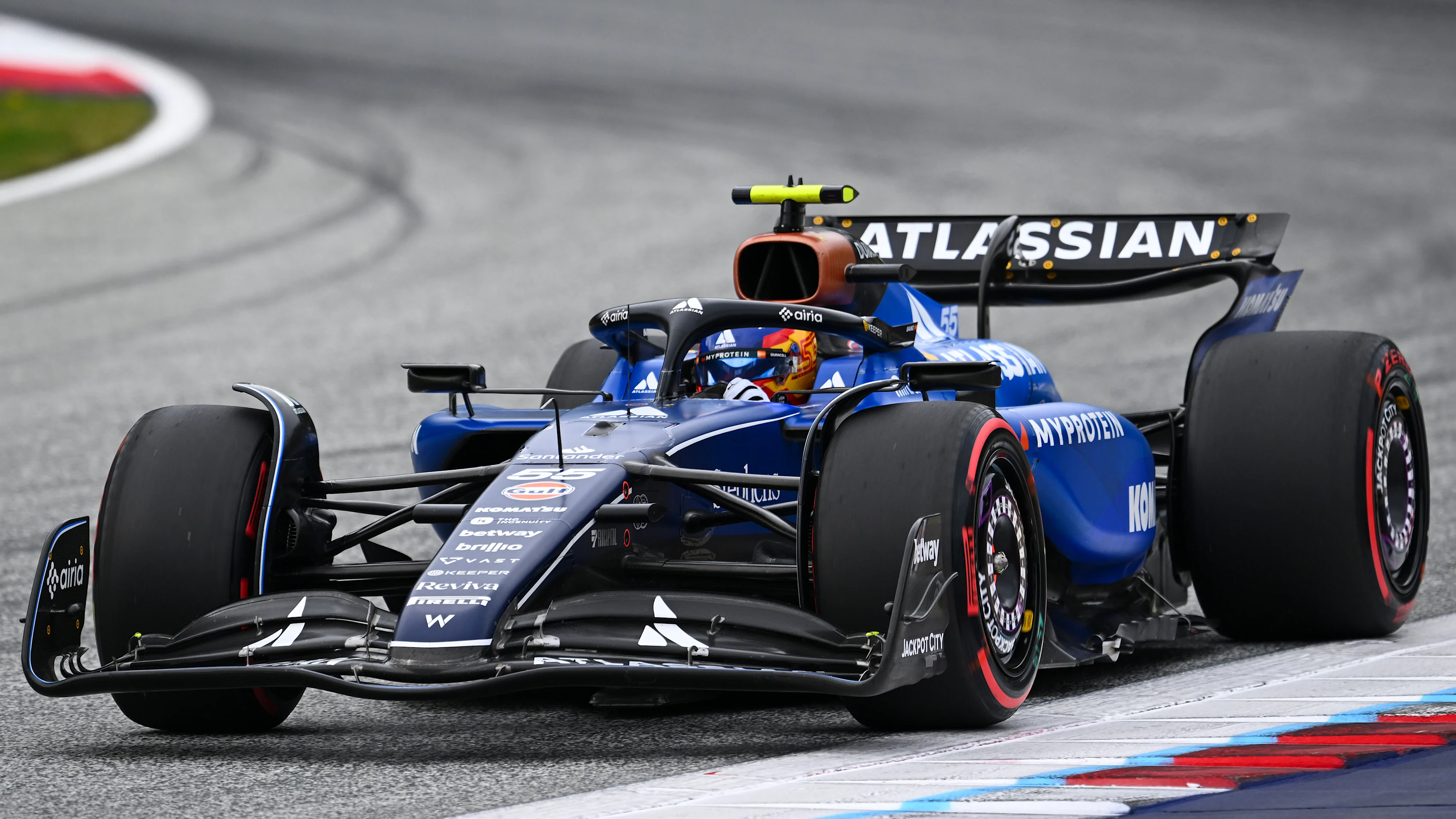 SPIELBERG, AUSTRIA - JUNE 27: Carlos Sainz of Spain driving the (55) Williams FW47 Mercedes on track during practice ahead of the F1 Grand Prix of Austria at Red Bull Ring on June 27, 2025 in Spielberg, Austria. (Photo by Mark Sutton - Formula 1/Formula 1 via Getty Images)