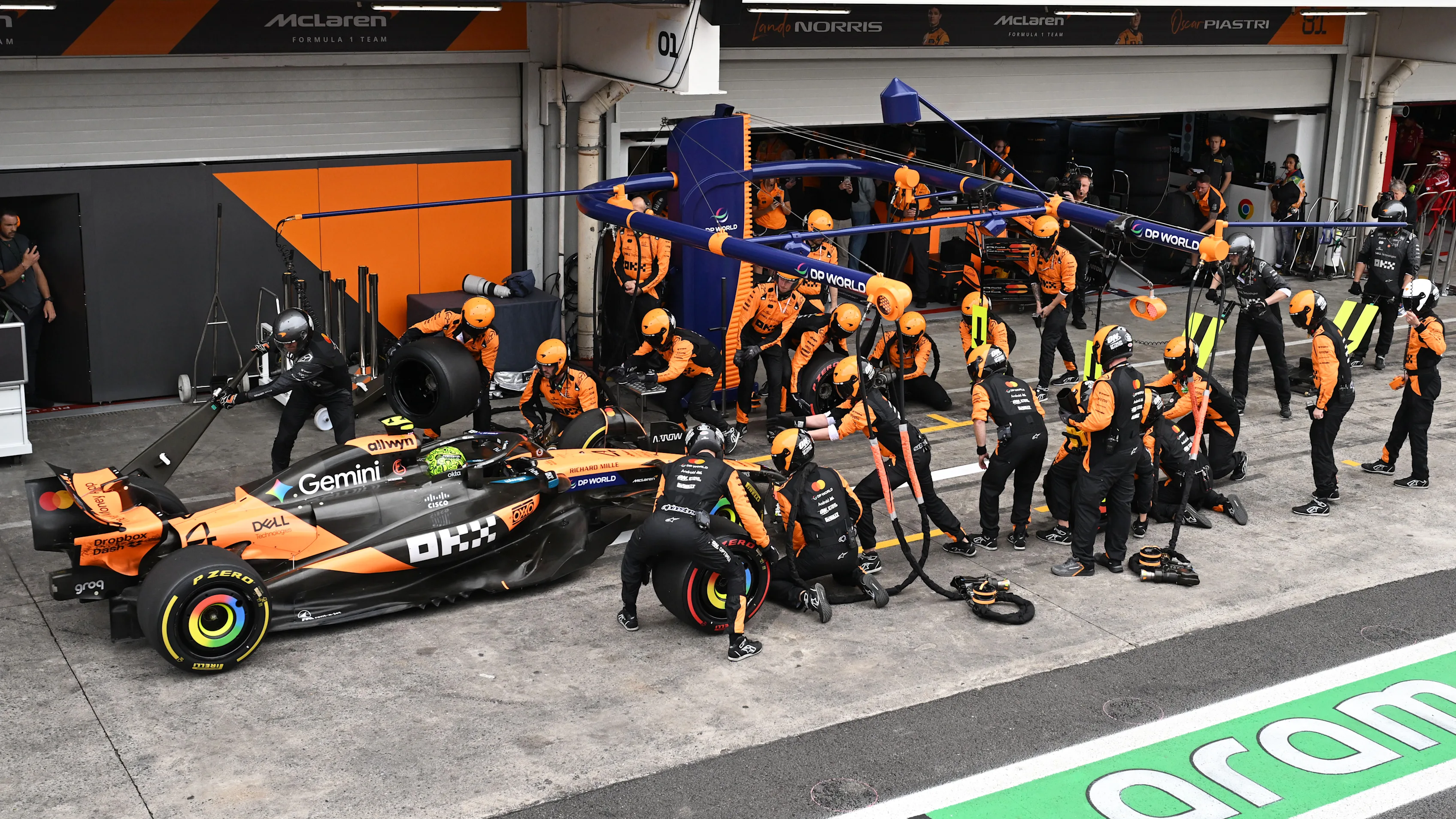 SAO PAULO, BRAZIL - NOVEMBER 09: Lando Norris of Great Britain driving the (4) McLaren MCL39