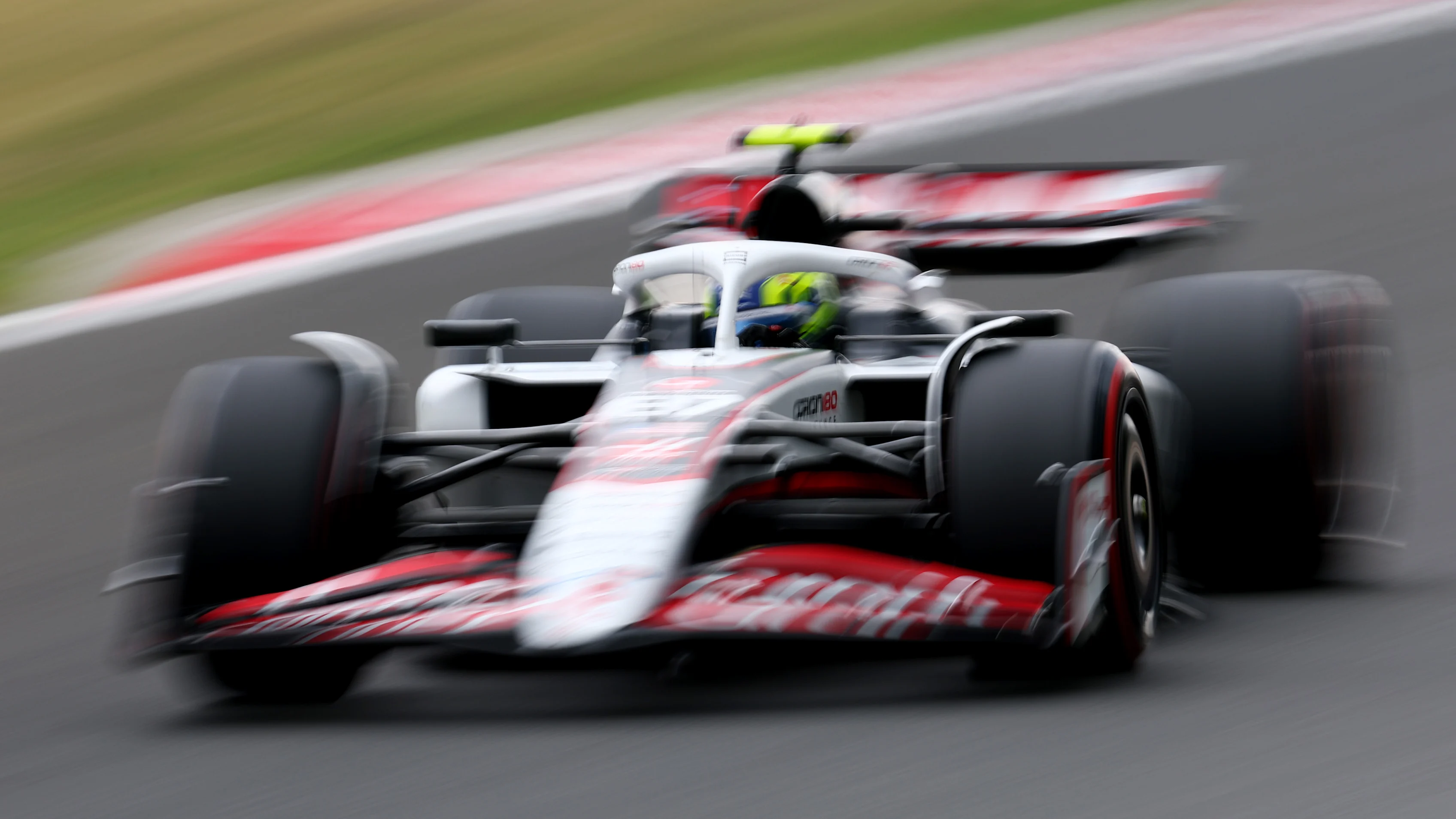 BUDAPEST, HUNGARY - AUGUST 02: Oliver Bearman of Great Britain driving the (87) Haas F1 VF-25 Ferrari on track during qualifying ahead of the F1 Grand Prix of Hungary at Hungaroring on August 02, 2025 in Budapest, Hungary. (Photo by Clive Rose/Getty Images)