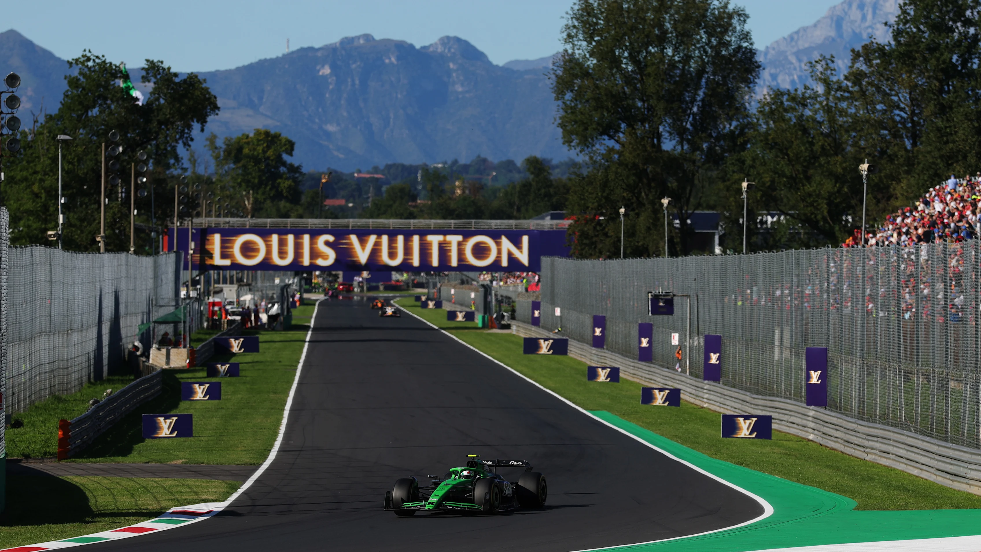 MONZA, ITALY - SEPTEMBER 05: Gabriel Bortoleto of Brazil driving the (5) Kick Sauber C45 Ferrari on