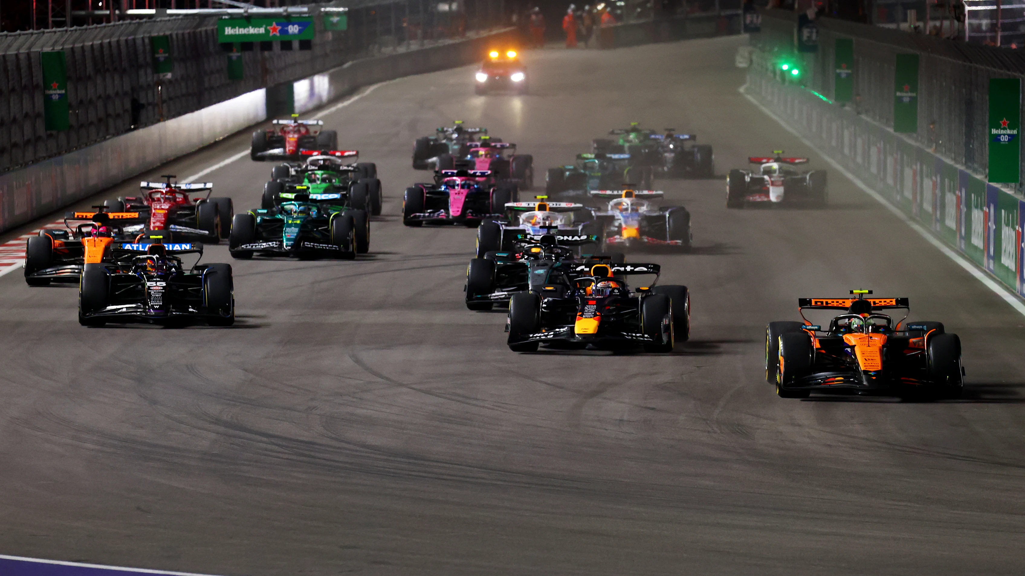 LAS VEGAS, NEVADA - NOVEMBER 22: Lando Norris of Great Britain driving the (4) McLaren MCL39