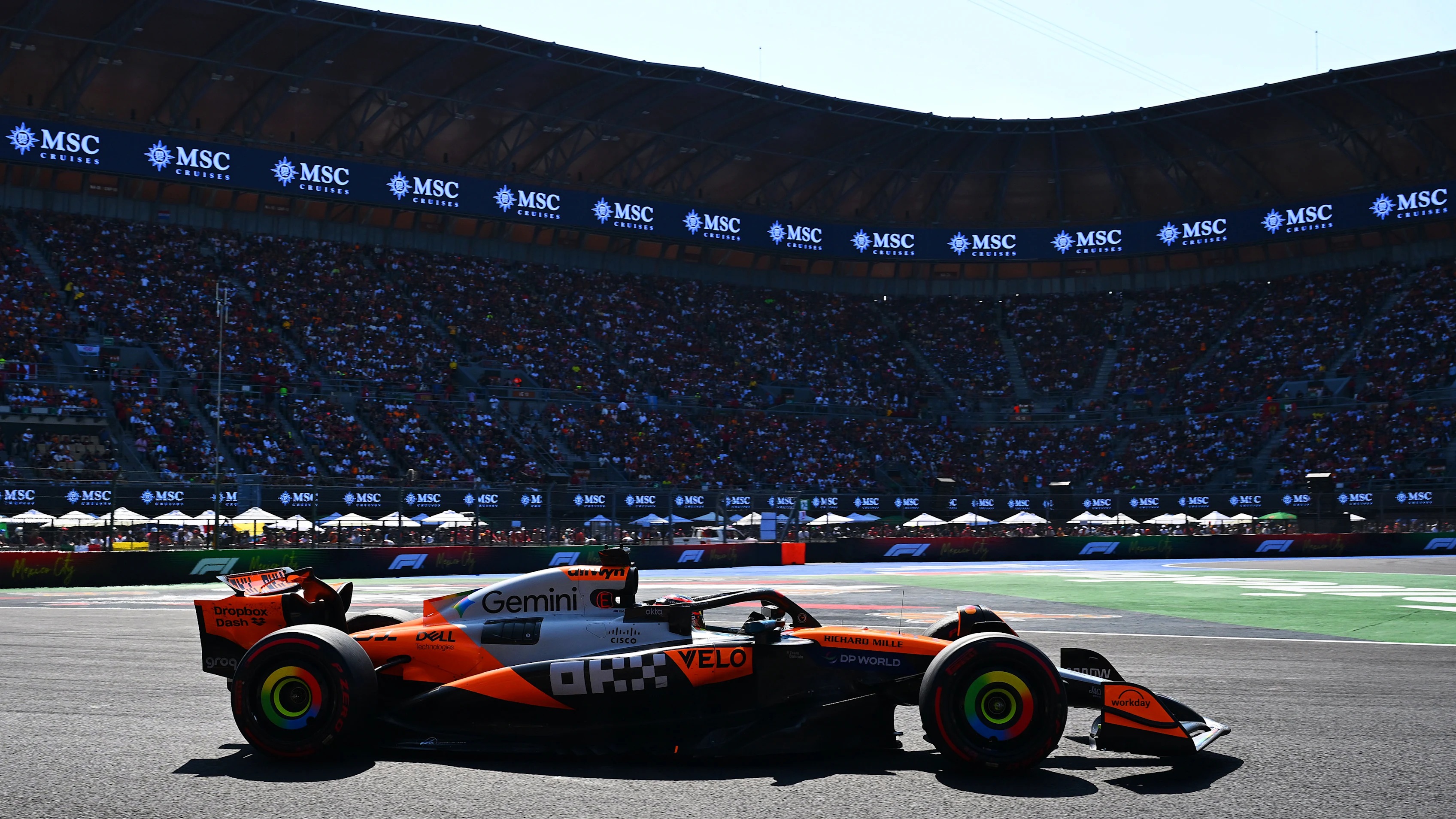 MEXICO CITY, MEXICO - OCTOBER 26: Oscar Piastri of Australia driving the (81) McLaren MCL39