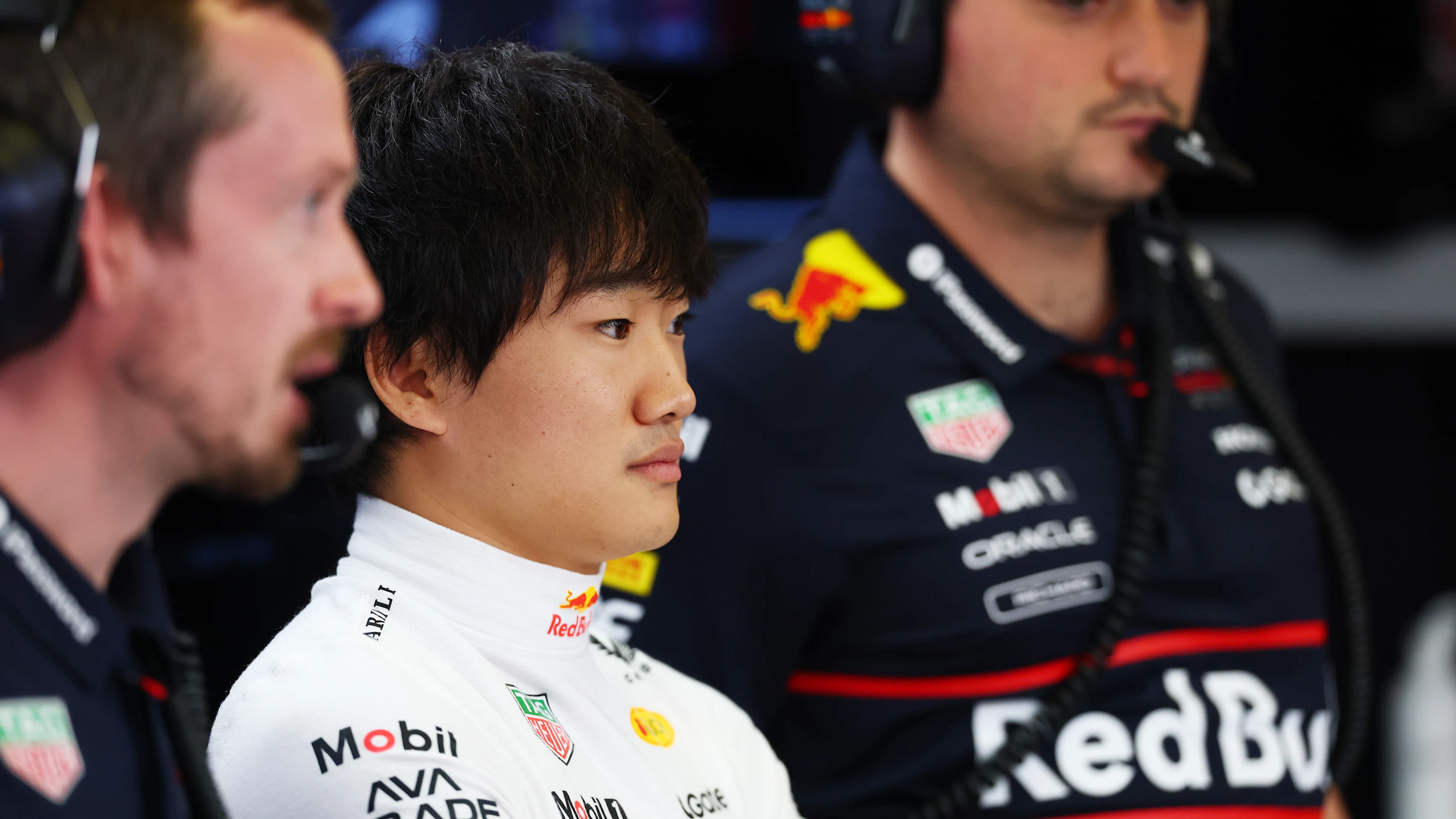 MEXICO CITY, MEXICO - OCTOBER 25: Yuki Tsunoda of Japan and Oracle Red Bull Racing in the garage