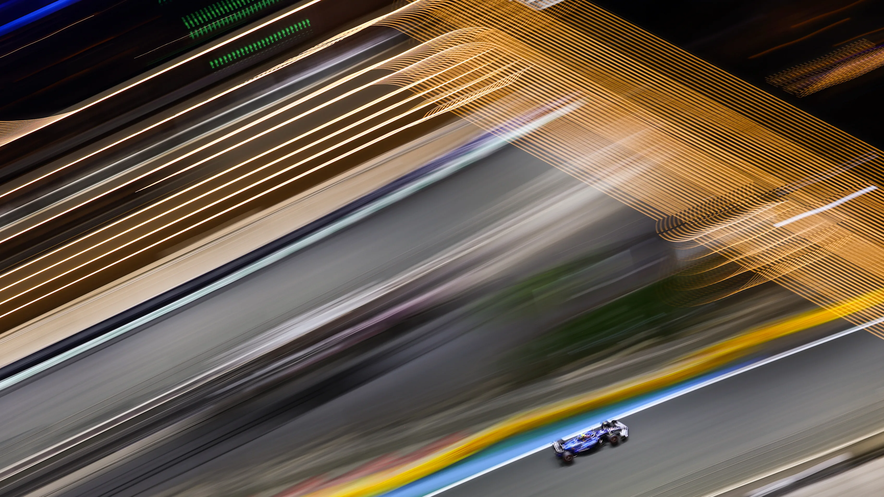 JEDDAH, SAUDI ARABIA - APRIL 18: Carlos Sainz of Spain driving the (55) Williams FW47 Mercedes on