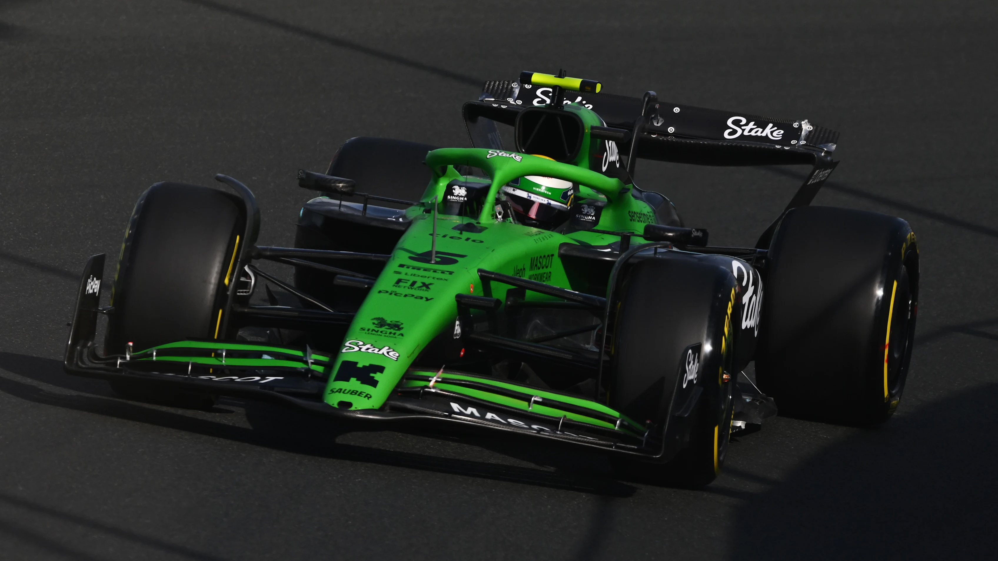 JEDDAH, SAUDI ARABIA - APRIL 19: Gabriel Bortoleto of Brazil driving the (5) Kick Sauber C45
