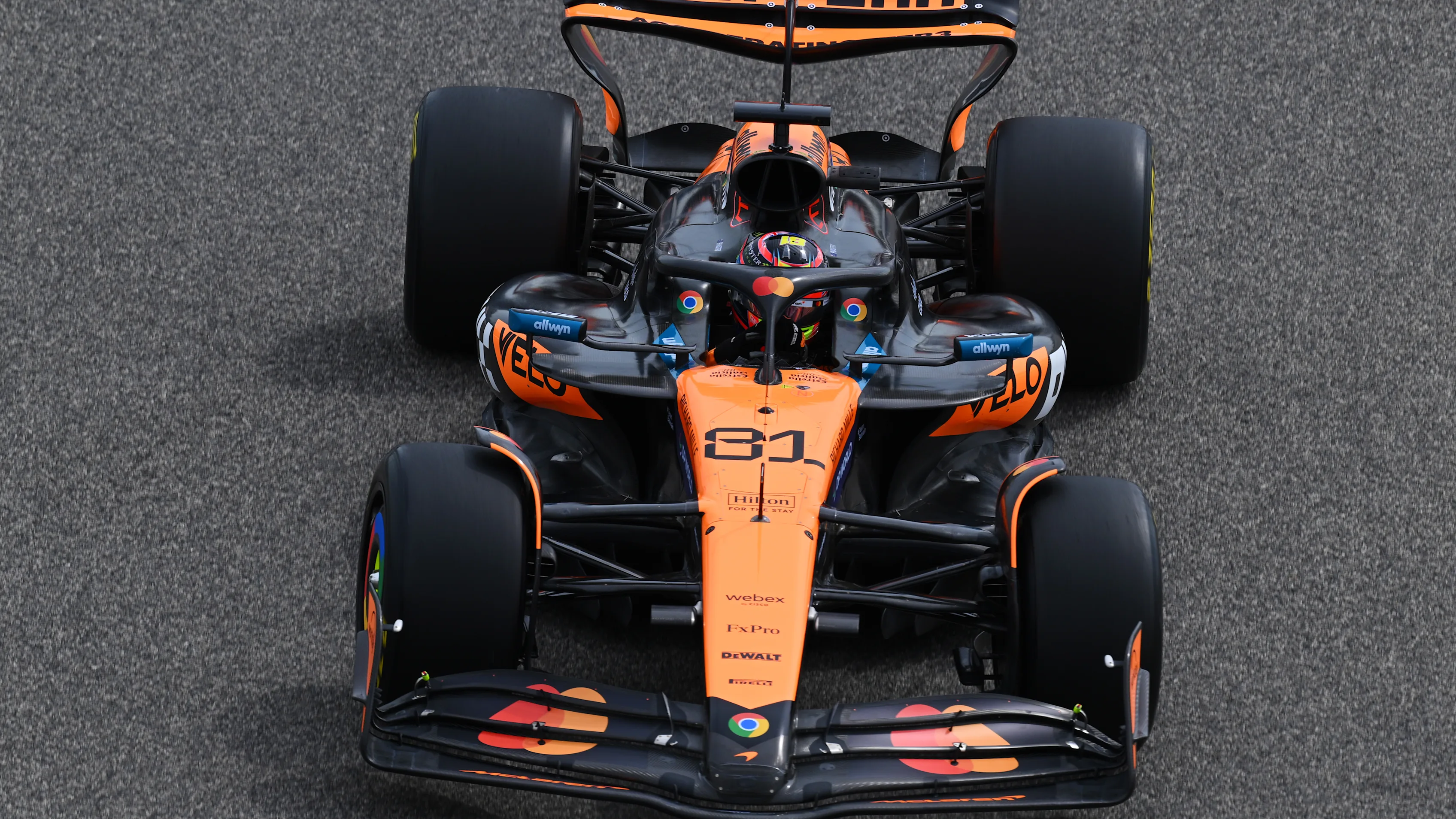 BAHRAIN, BAHRAIN - FEBRUARY 26: Oscar Piastri of Australia driving the (81) McLaren MCL39 Mercedes