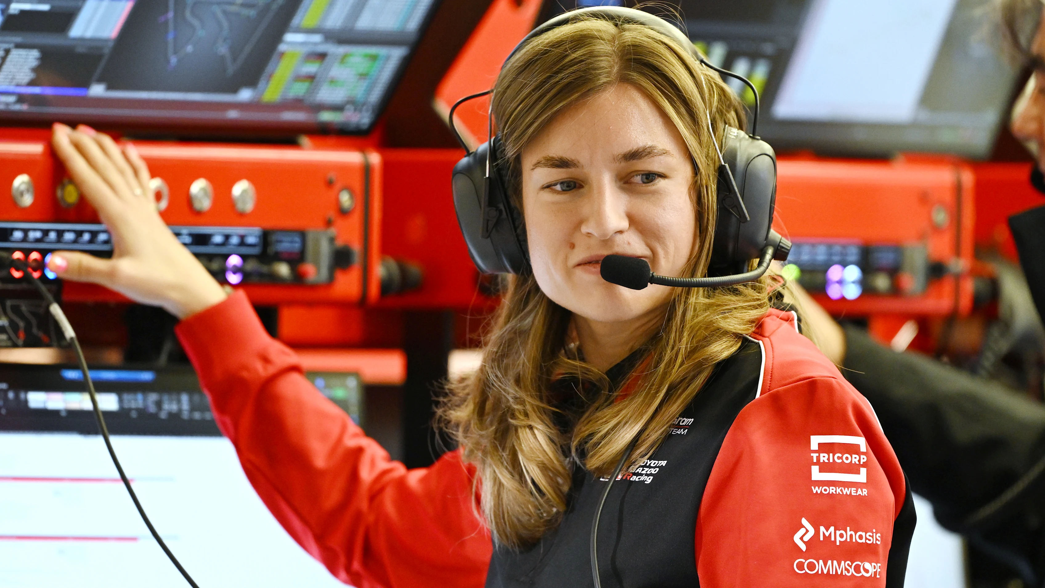 BAHRAIN, BAHRAIN - FEBRUARY 26: Laura Mueller, Race Engineer of Haas F1 during day one of F1