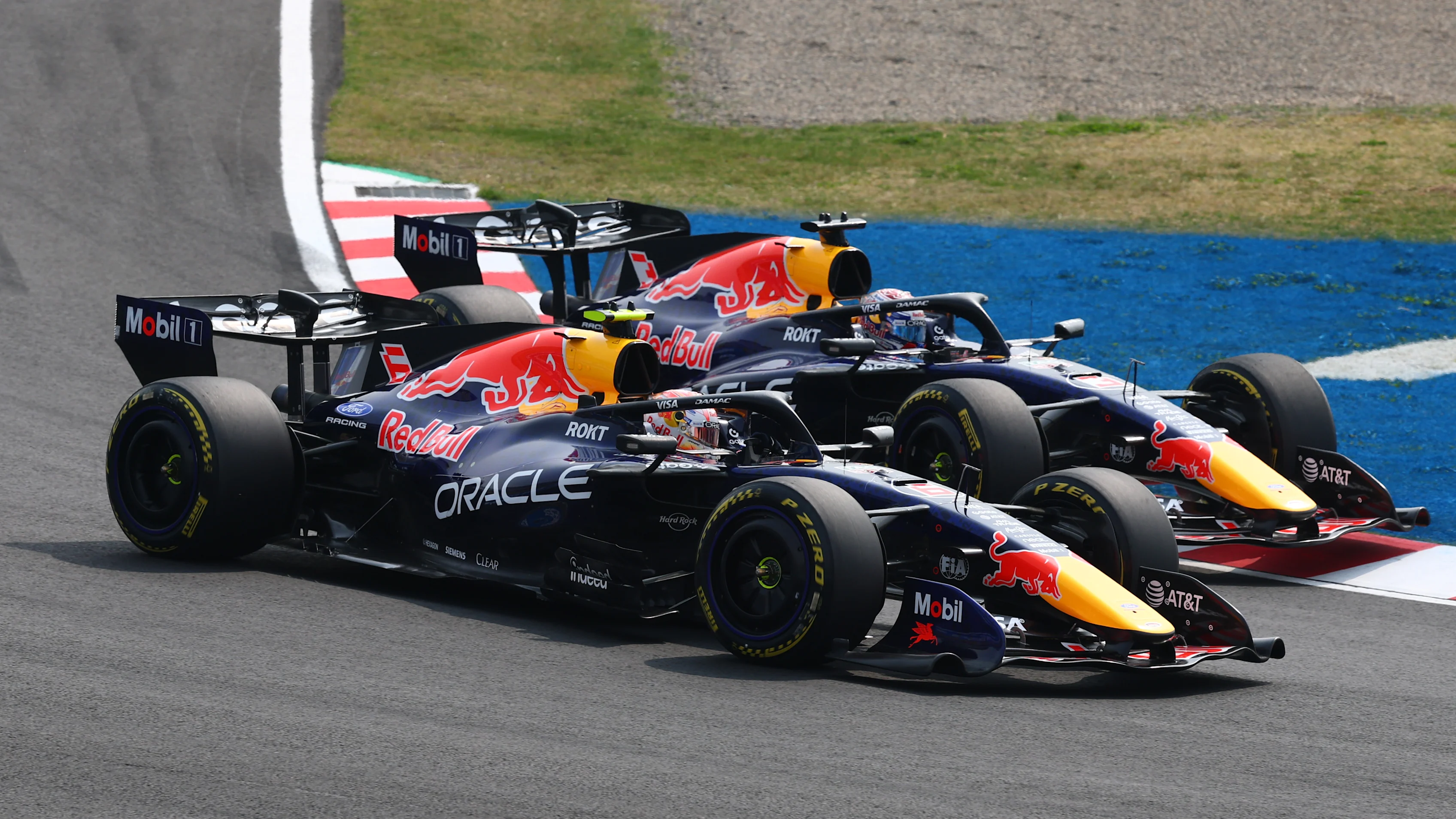 SUZUKA, JAPAN - MARCH 29: Isack Hadjar of France driving the (6) Oracle Red Bull Racing RB22 Red Bull Ford and Max Verstappen of the Netherlands driving the (3) Oracle Red Bull Racing RB22 Red Bull Ford battle for track position during the F1 Grand Prix of Japan at Suzuka Circuit on March 29, 2026 in Suzuka, Japan. (Photo by Clive Mason/Getty Images)