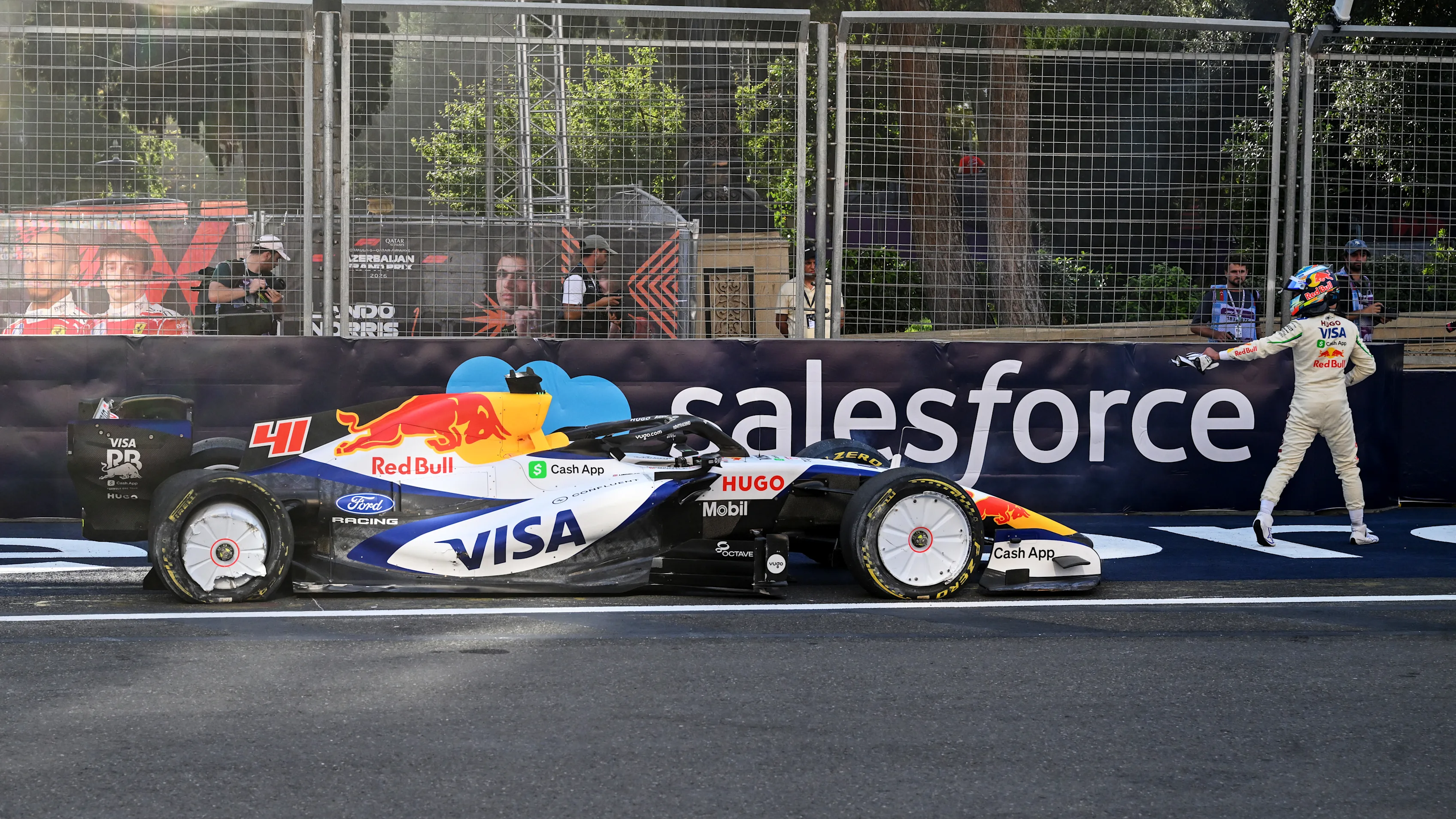 BAKU, AZERBAIJAN - SEPTEMBER 24: Arvid Lindblad of Great Britain driving the (41) Visa Cash App