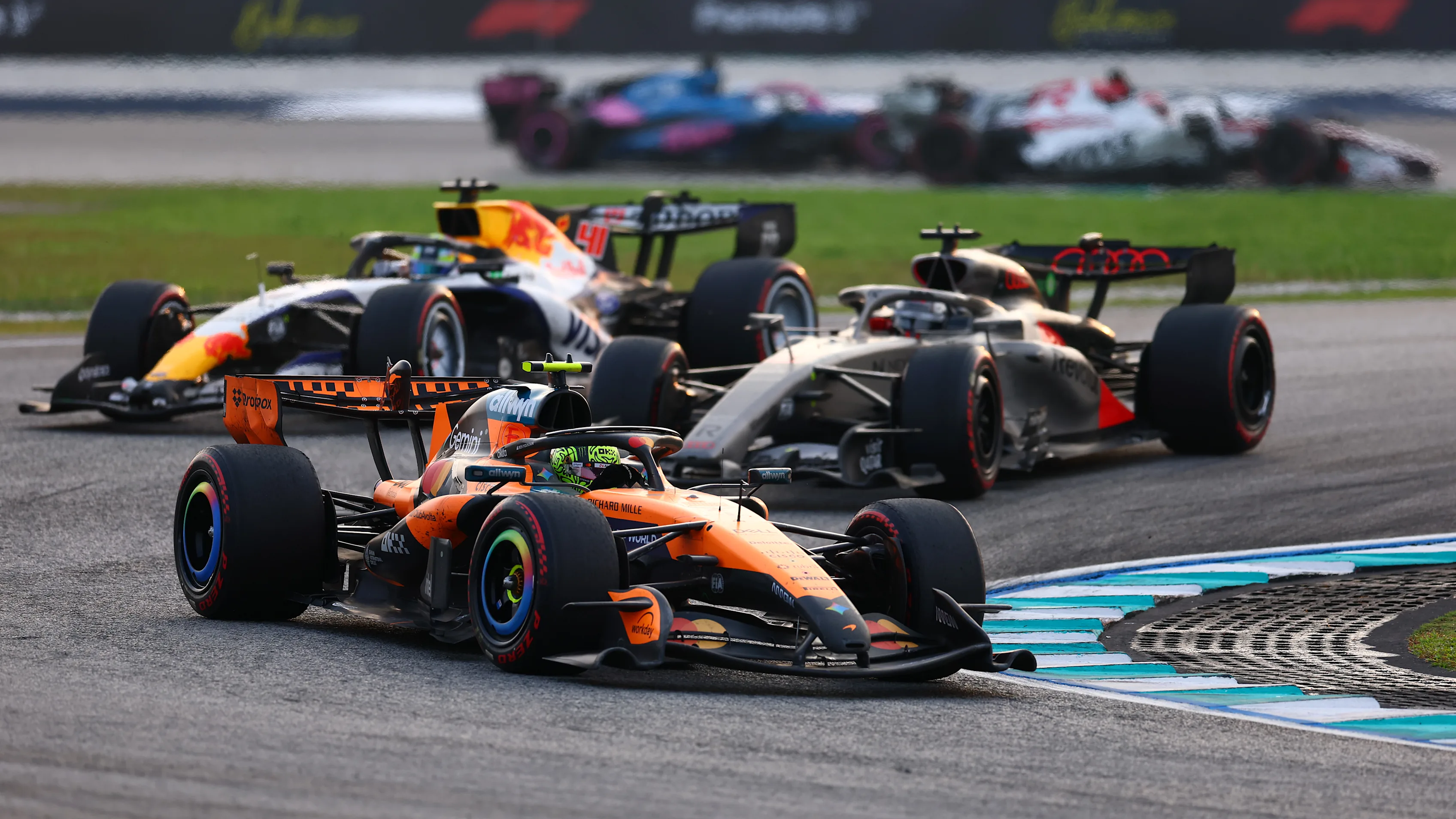 KUALA LUMPUR, MALAYSIA - OCTOBER 04: Lando Norris of Great Britain driving the (1) McLaren MCL40