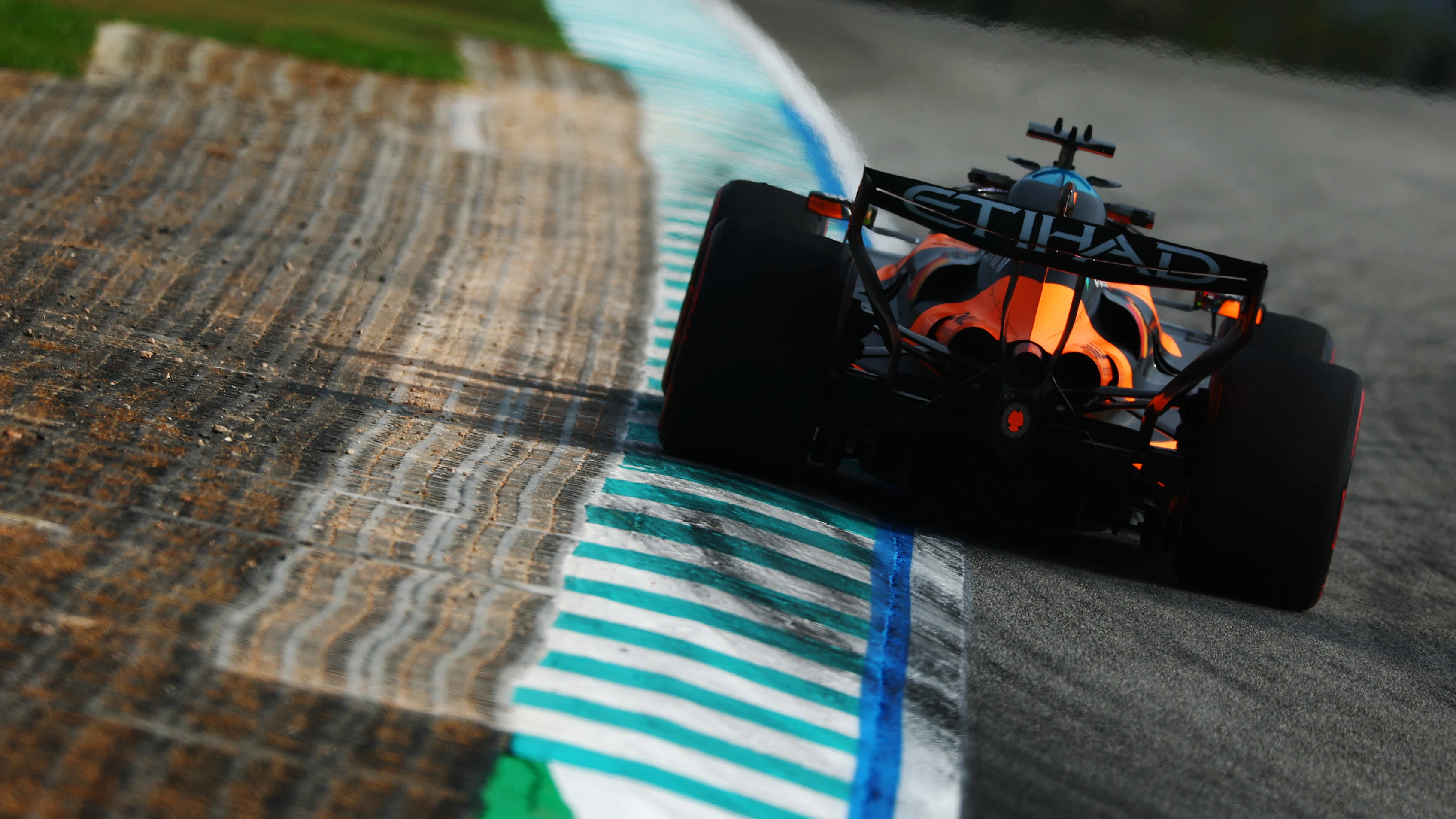 KUALA LUMPUR, MALAYSIA - OCTOBER 02: Oscar Piastri of Australia driving the (81) McLaren MCL40