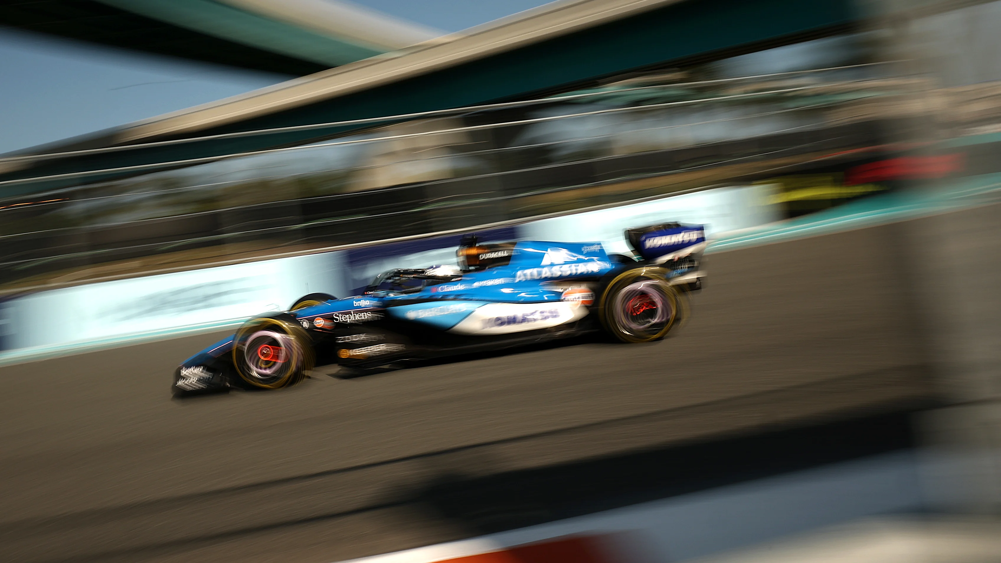 MIAMI, FLORIDA - MAY 01: Alexander Albon of Thailand driving the (23) Williams FW48 Mercedes on track during Sprint Qualifying ahead of the F1 Grand Prix of Miami at Miami International Autodrome on May 01, 2026 in Miami, Florida. (Photo by Chris Graythen/Getty Images)