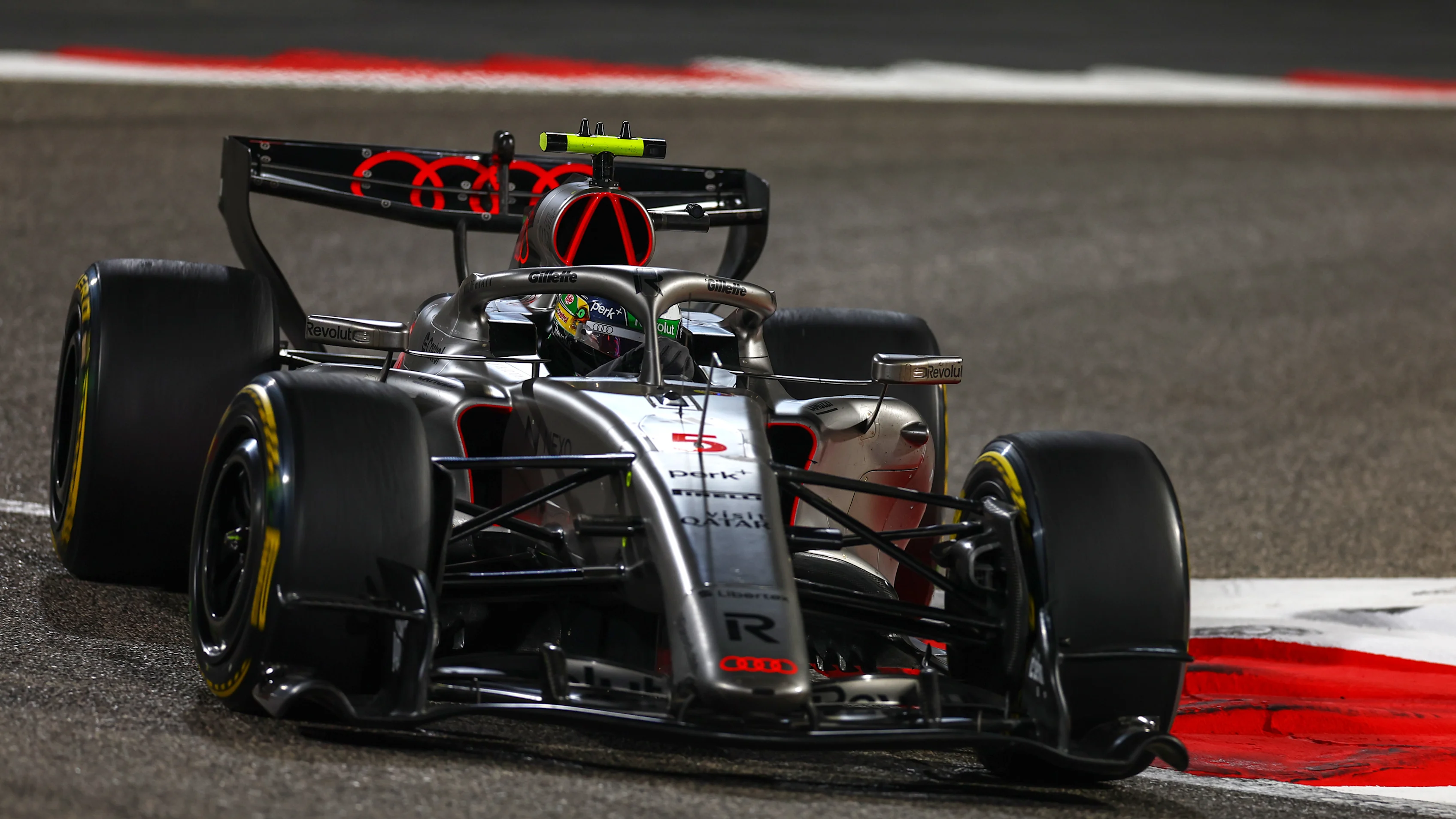 BAHRAIN, BAHRAIN - FEBRUARY 20: Gabriel Bortoleto of Brazil driving the (5) Audi F1 Team R26 on
