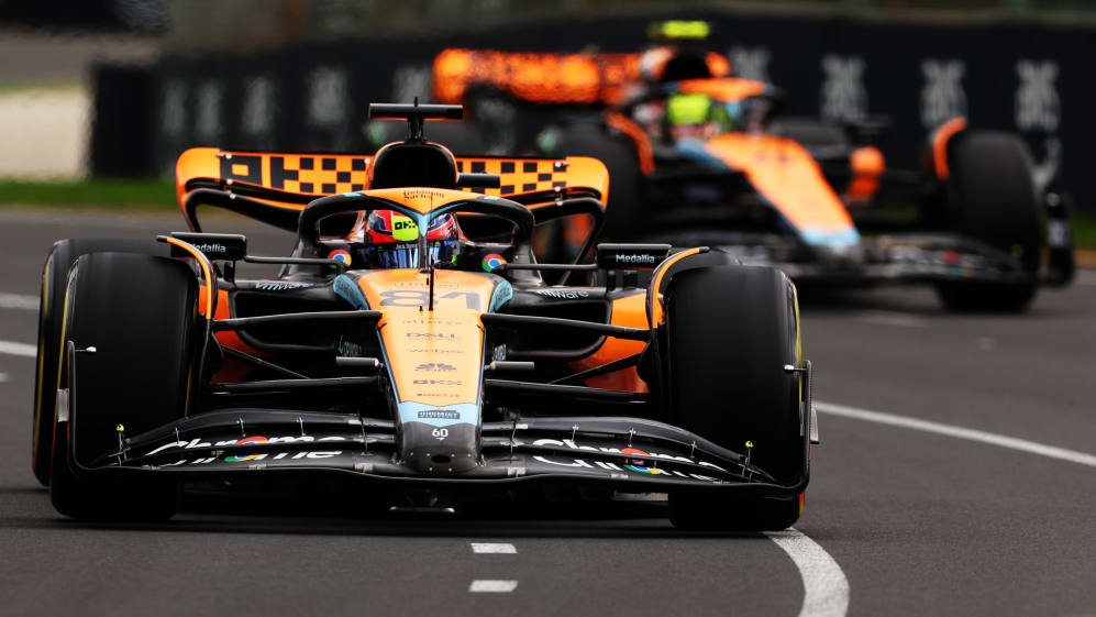 MELBOURNE, AUSTRALIA - 31 DE MARZO: Oscar Piastri de Australia conduciendo el (81) McLaren MCL60 Mercedes