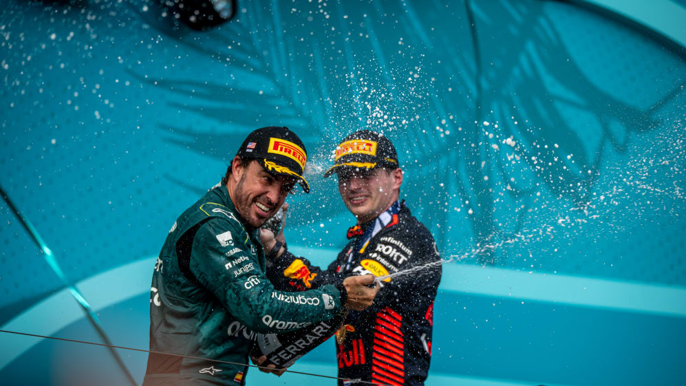 AUTÓDROMO INTERNACIONAL DE MIAMI, EE. UU. - 7 DE MAYO: Max Verstappen, Red Bull Racing RB19 durante