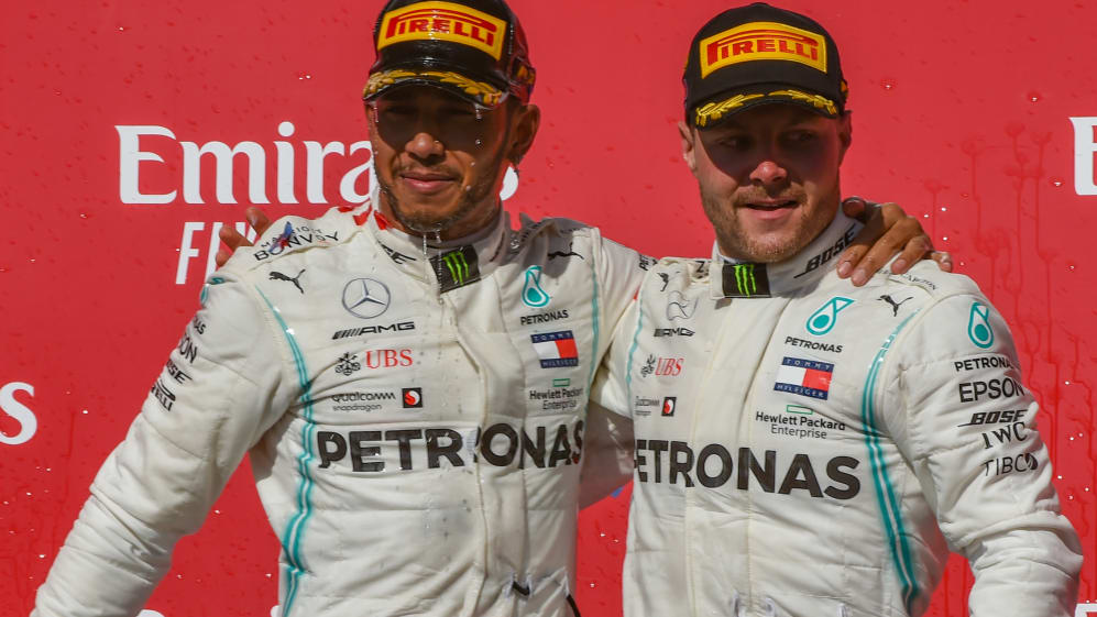 AUSTIN, TX - 03 DE NOVIEMBRE: Compañeros de equipo Mercedes AMG Petronas Motorsport conductor Lewis Hamilton (44) de