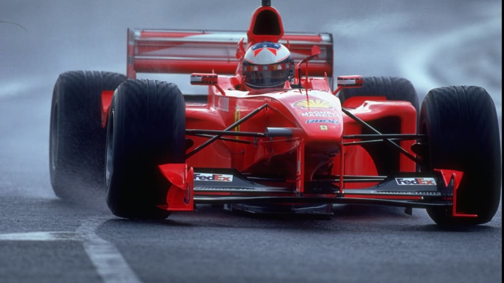 27 de junio de 1999: Michael Schumacher en acción en su Ferrari durante el Gran Premio de Francia en