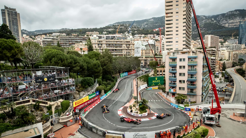 MONTE-CARLO, MÓNACO - 29 DE MAYO: Sergio Pérez Mendoza (MEX) Oracle Red Bull Racing RB18 Honda, ganador