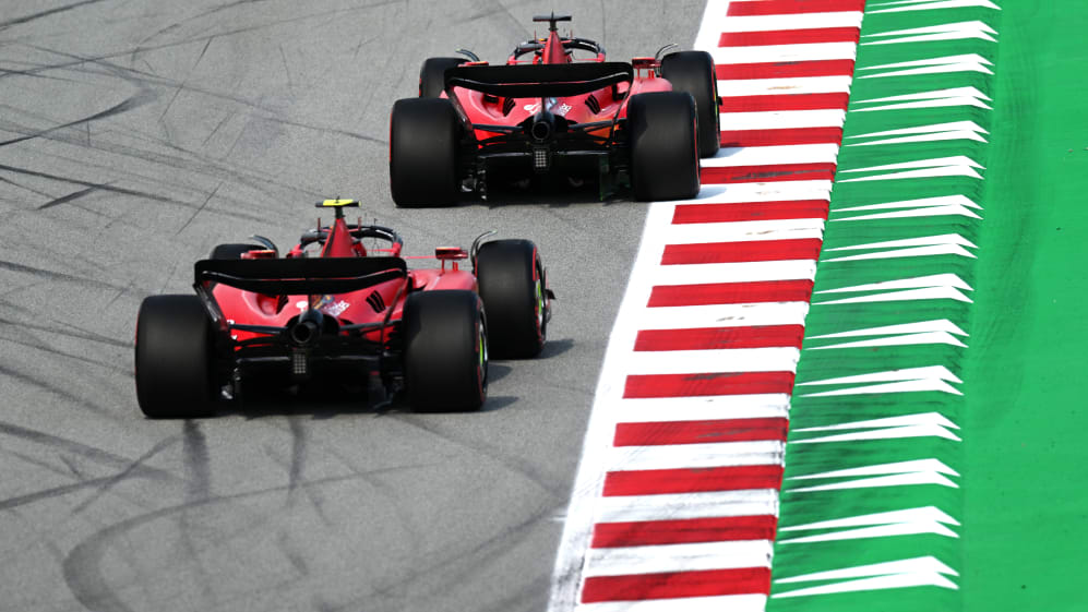 BARCELONA, ESPAÑA - JUNIO 02: Charles Leclerc de Mónaco conduciendo el (16) Ferrari SF-23 lleva a Carlos