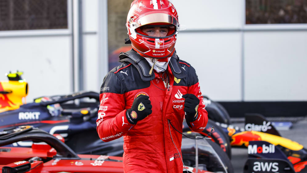 MONTREAL, QUEBEC - 18 DE JUNIO: Charles Leclerc de Mónaco conduciendo el (16) Ferrari SF-23 hace un