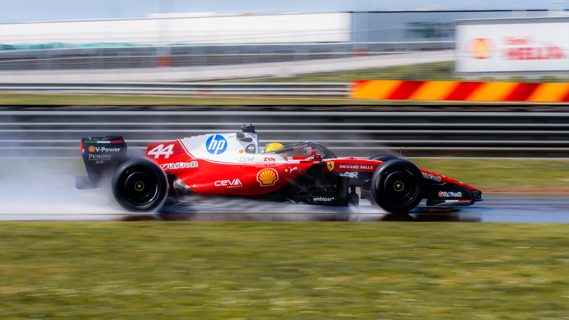 2016 FORMULA 1 EMIRATES JAPANESE GRAND PRIX - QUALIFYING
