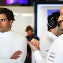 Sainz gets used to his new surroundings alongside Williams’ engineers and mechanics