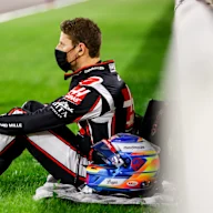 BAHRAIN INTERNATIONAL CIRCUIT, BAHRAIN - NOVEMBER 29: Romain Grosjean, Haas F1, on the grid during