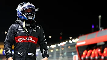 SINGAPORE, SINGAPORE - SEPTEMBER 16: Sixteenth placed qualifier Valtteri Bottas of Finland and Alfa