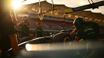 AUSTIN, TEXAS - OCTOBER 22: Aston Martin F1 Team pitstop practice during previews ahead of the F1