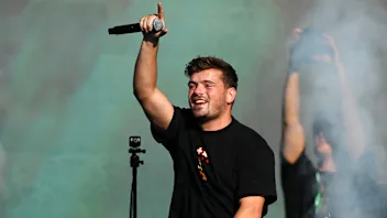 MEXICO CITY, MEXICO - OCTOBER 29: Martin Garrix performs on the podium after the F1 Grand Prix of