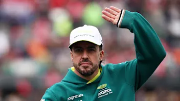MEXICO CITY, MEXICO - OCTOBER 27: Fernando Alonso of Spain and Aston Martin F1 Team waves to the