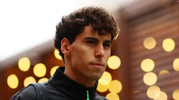 BAKU, AZERBAIJAN - SEPTEMBER 20: Gabriel Bortoleto of Brazil and Stake F1 Team Kick Sauber arrives