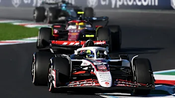 MONZA, ITALY - SEPTEMBER 05: Oliver Bearman of Great Britain driving the (87) Haas F1 VF-25 Ferrari