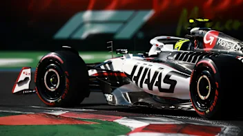 MEXICO CITY, MEXICO - OCTOBER 25: Oliver Bearman of Great Britain driving the (87) Haas F1 VF-25