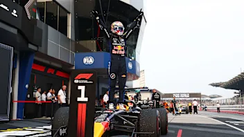 KUALA LUMPUR, MALAYSIA - OCTOBER 04: Race winner Max Verstappen of the Netherlands and Oracle Red
