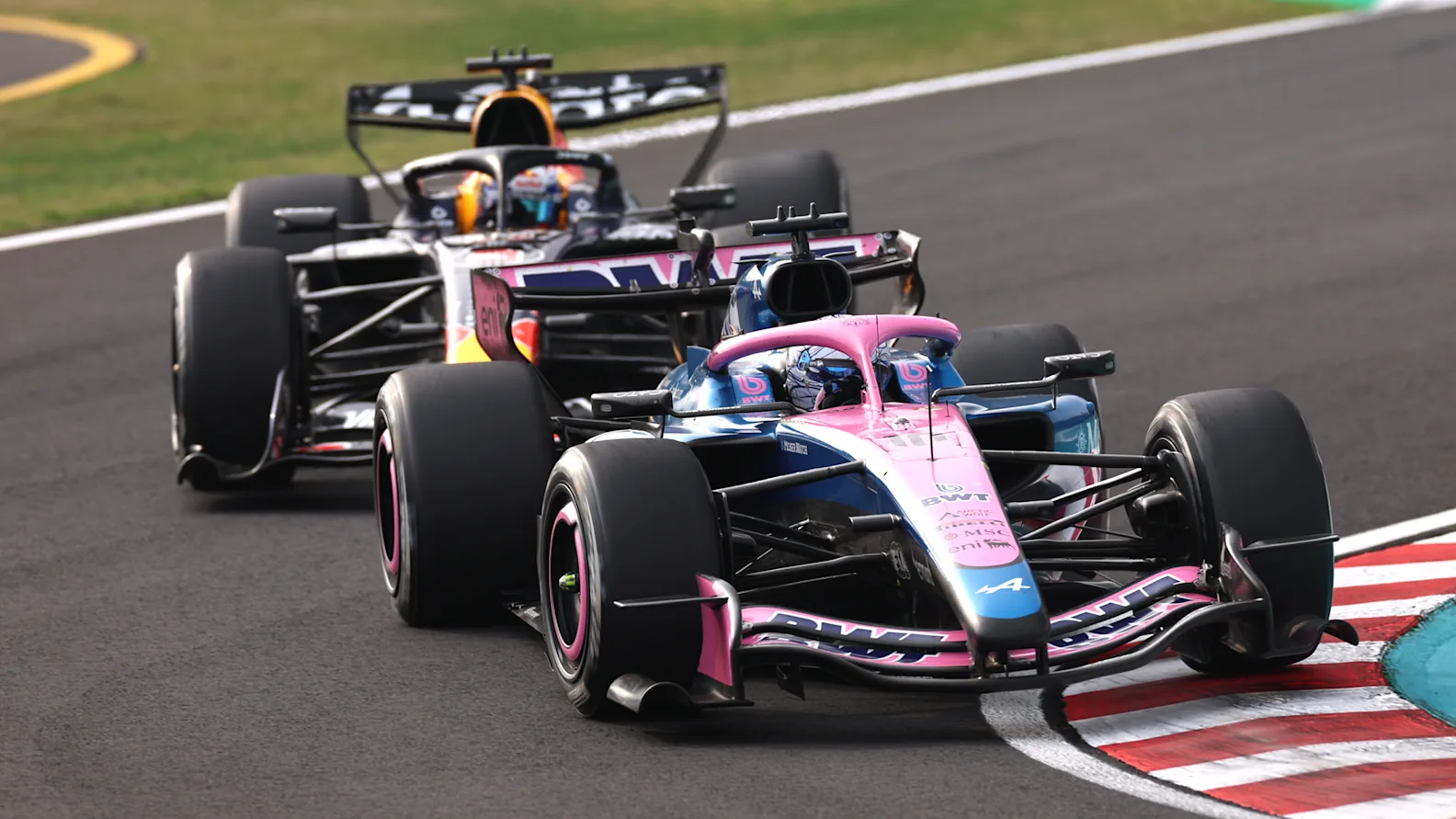 SUZUKA, JAPAN - MARCH 29: Pierre Gasly of France driving the (10) Alpine F1 A526 Mercedes leads Max Verstappen of the Netherlands driving the (3) Oracle Red Bull Racing RB22 Red Bull Ford on track during the F1 Grand Prix of Japan at Suzuka Circuit on March 29, 2026 in Suzuka, Japan. (Photo by Alastair Staley/LAT Images)