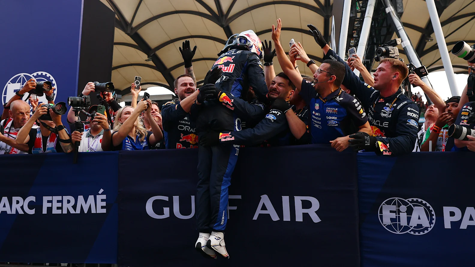 KUALA LUMPUR, MALAYSIA - OCTOBER 04: Race winner Max Verstappen of the Netherlands and Oracle Red