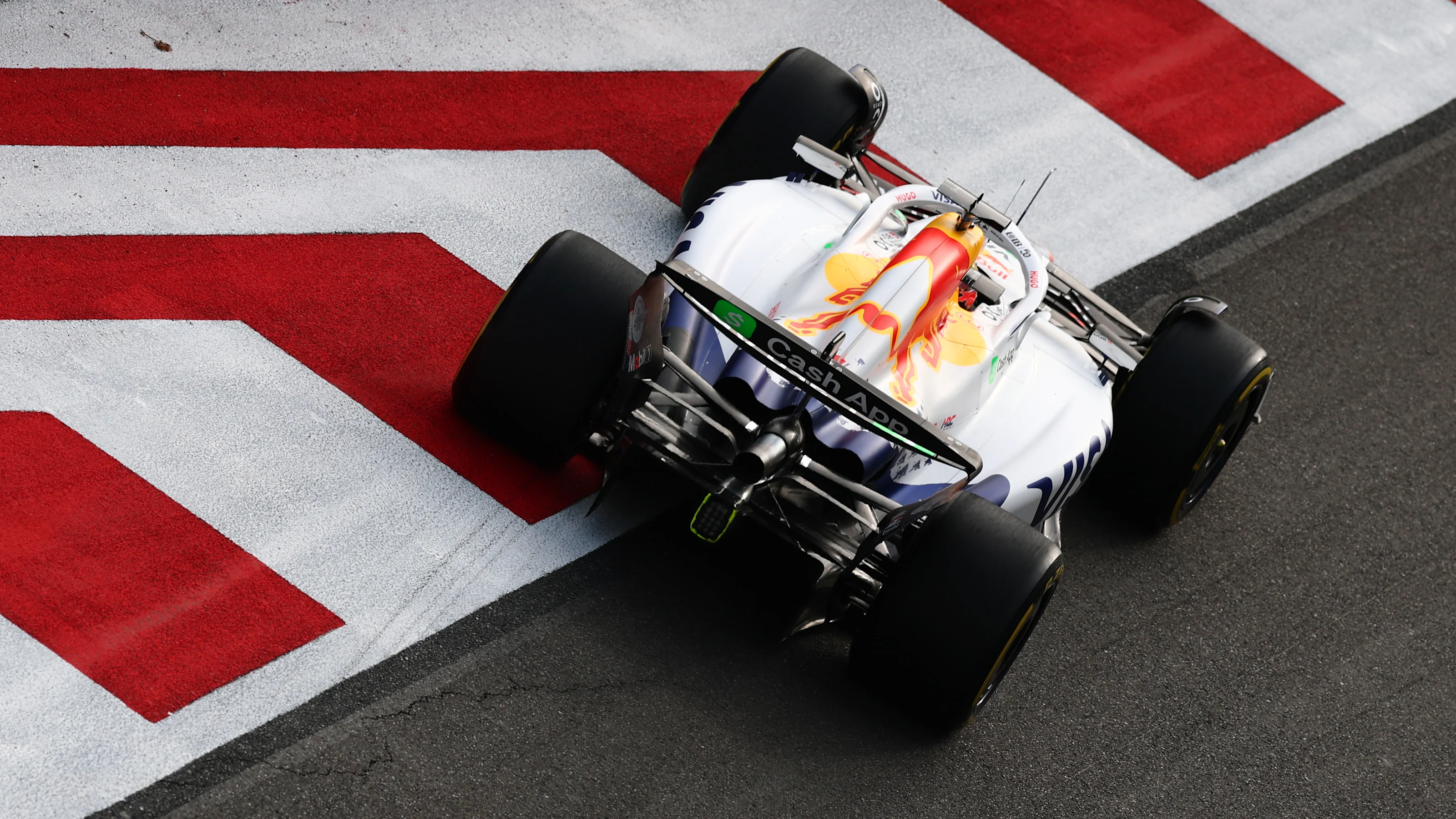 BAKU, AZERBAIJAN - SEPTEMBER 19: Isack Hadjar of France driving the (6) Visa Cash App Racing Bulls